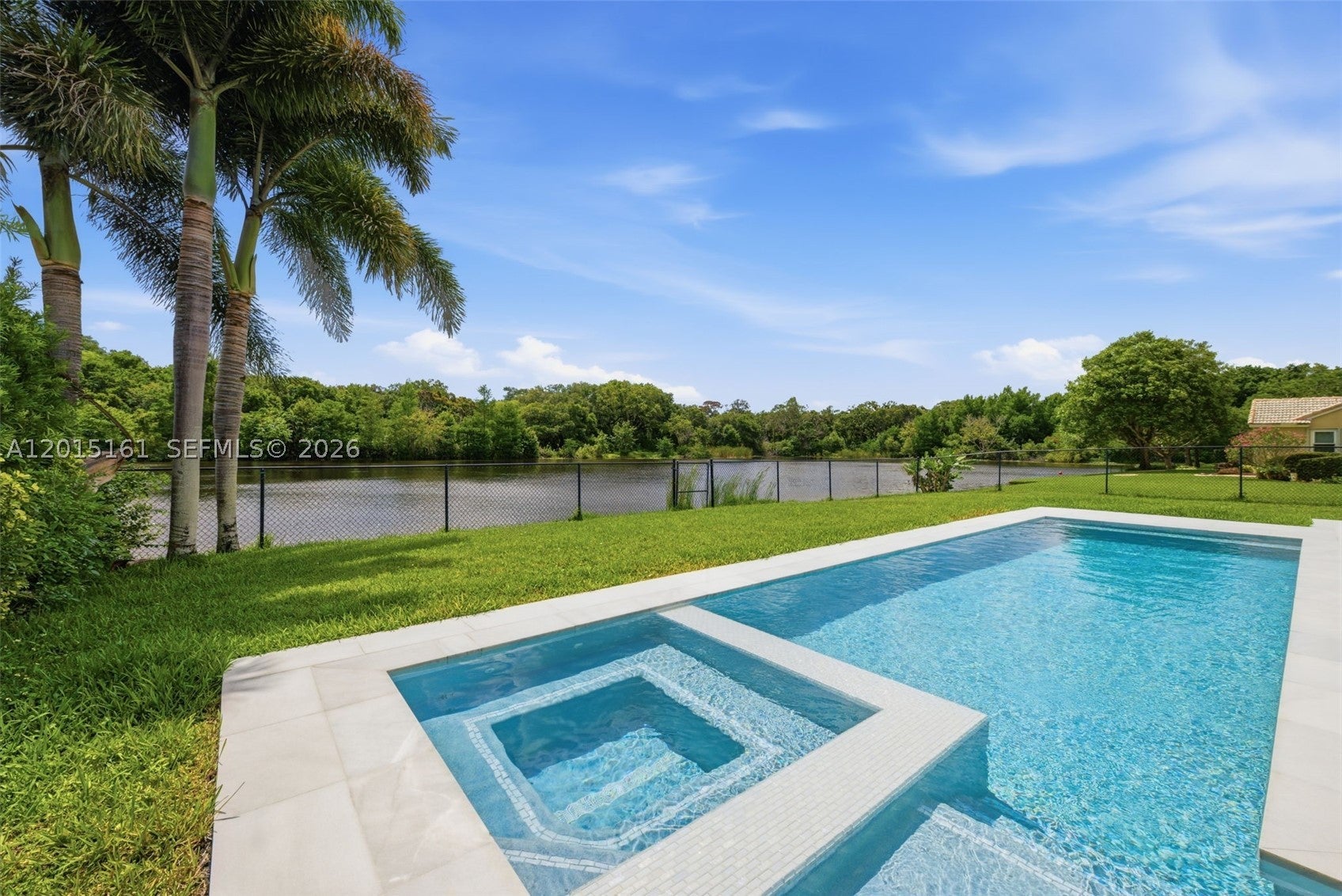 3292 Ridge Trce