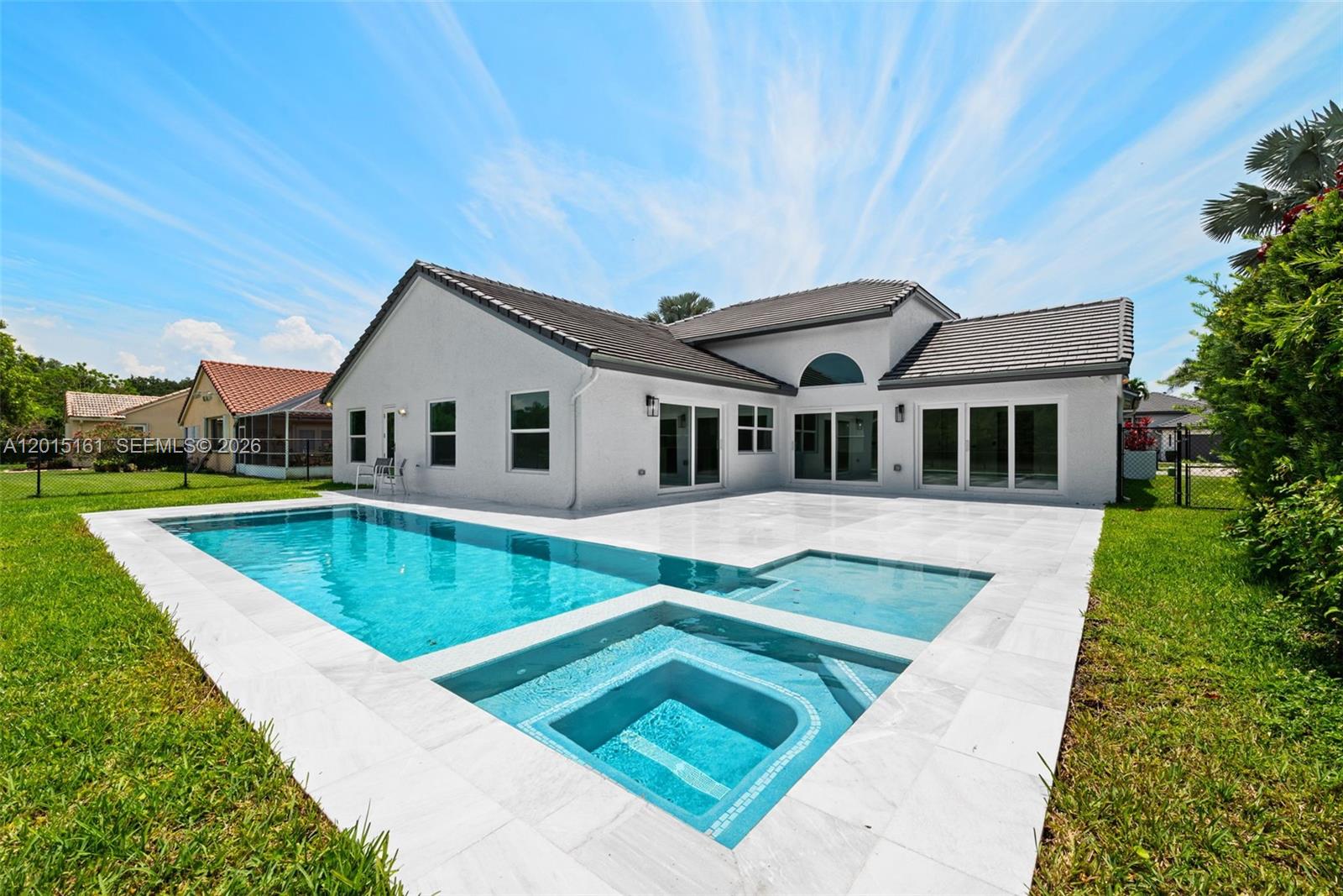 The Ridge on Nob Hill - Residential