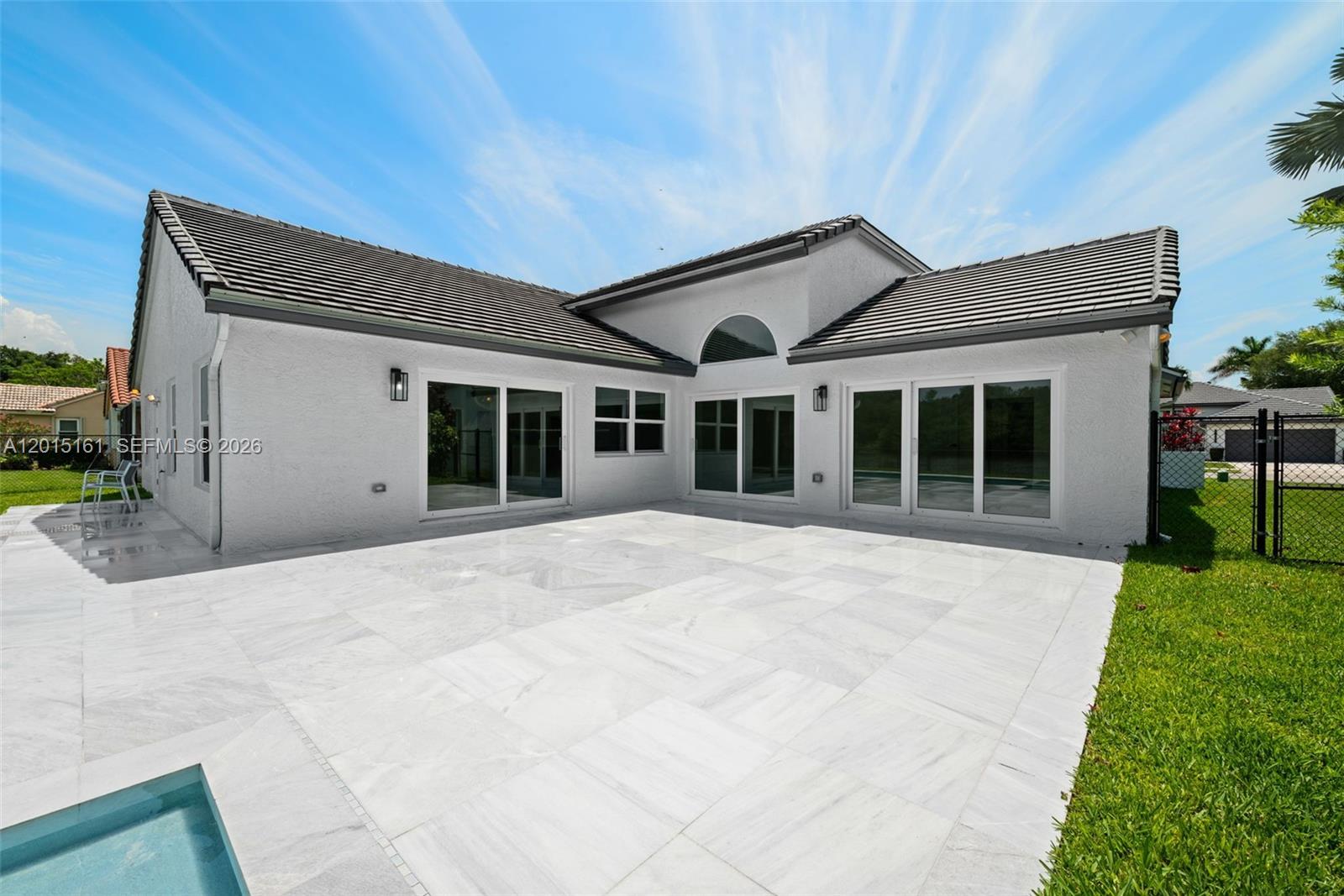 The Ridge on Nob Hill - Residential