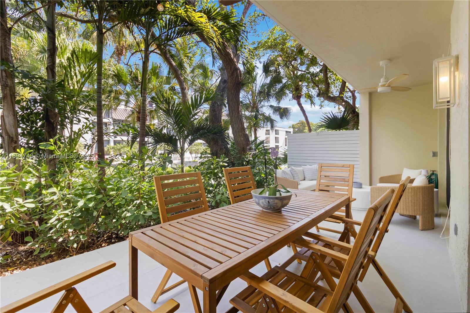 THE TOWNHOMES OF QUAYSIDE - Residential Lease