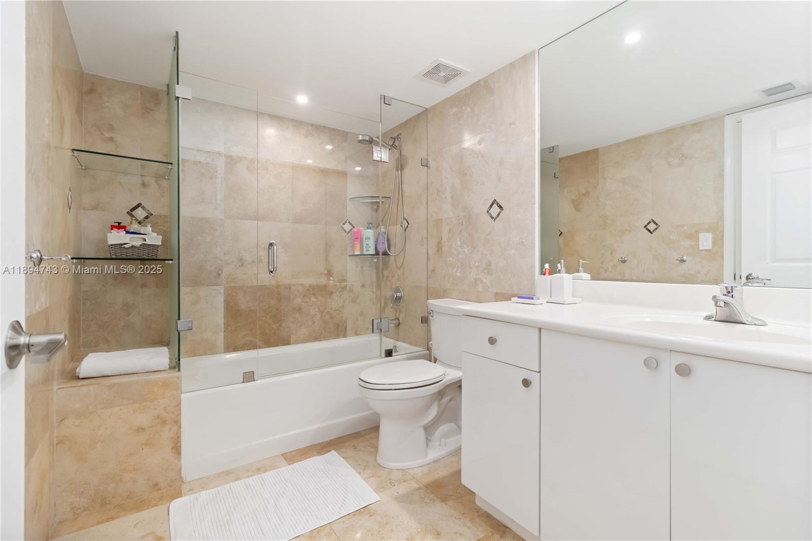 THE TOWNHOMES OF QUAYSIDE - Residential Lease