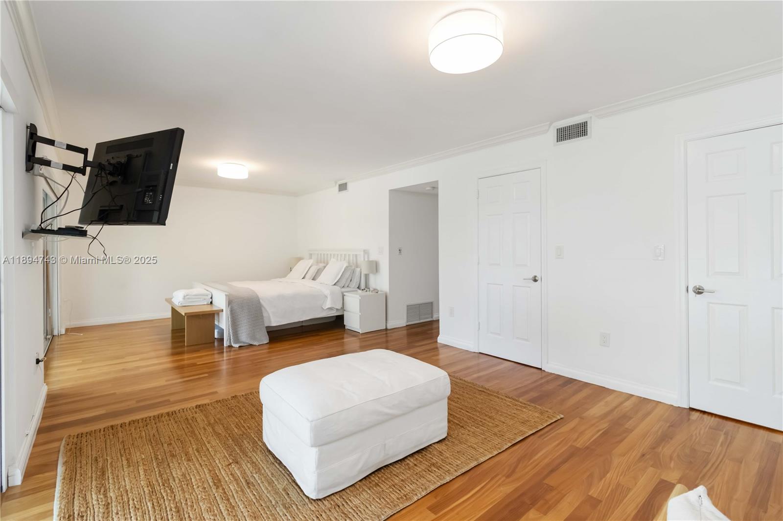 THE TOWNHOMES OF QUAYSIDE - Residential Lease
