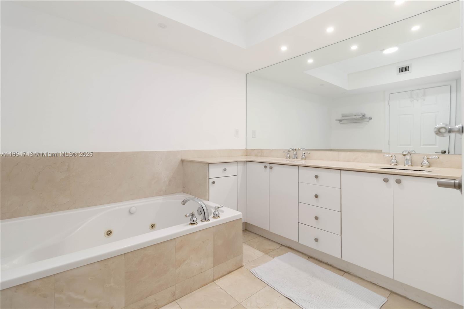 THE TOWNHOMES OF QUAYSIDE - Residential Lease