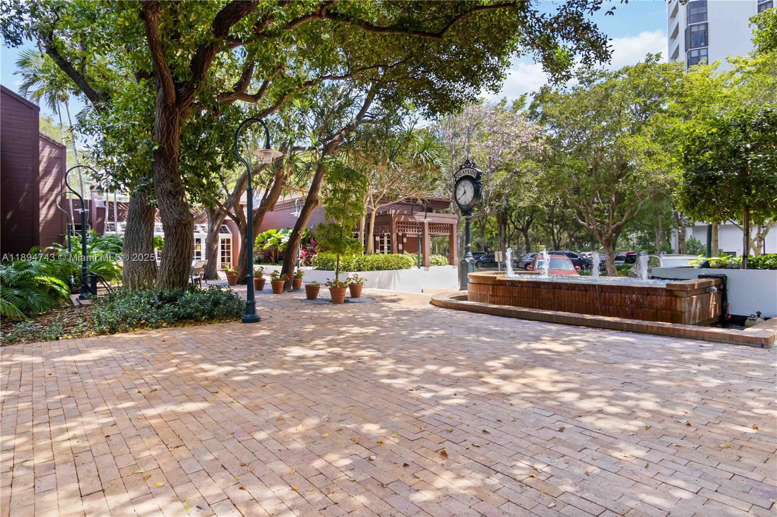 THE TOWNHOMES OF QUAYSIDE - Residential Lease