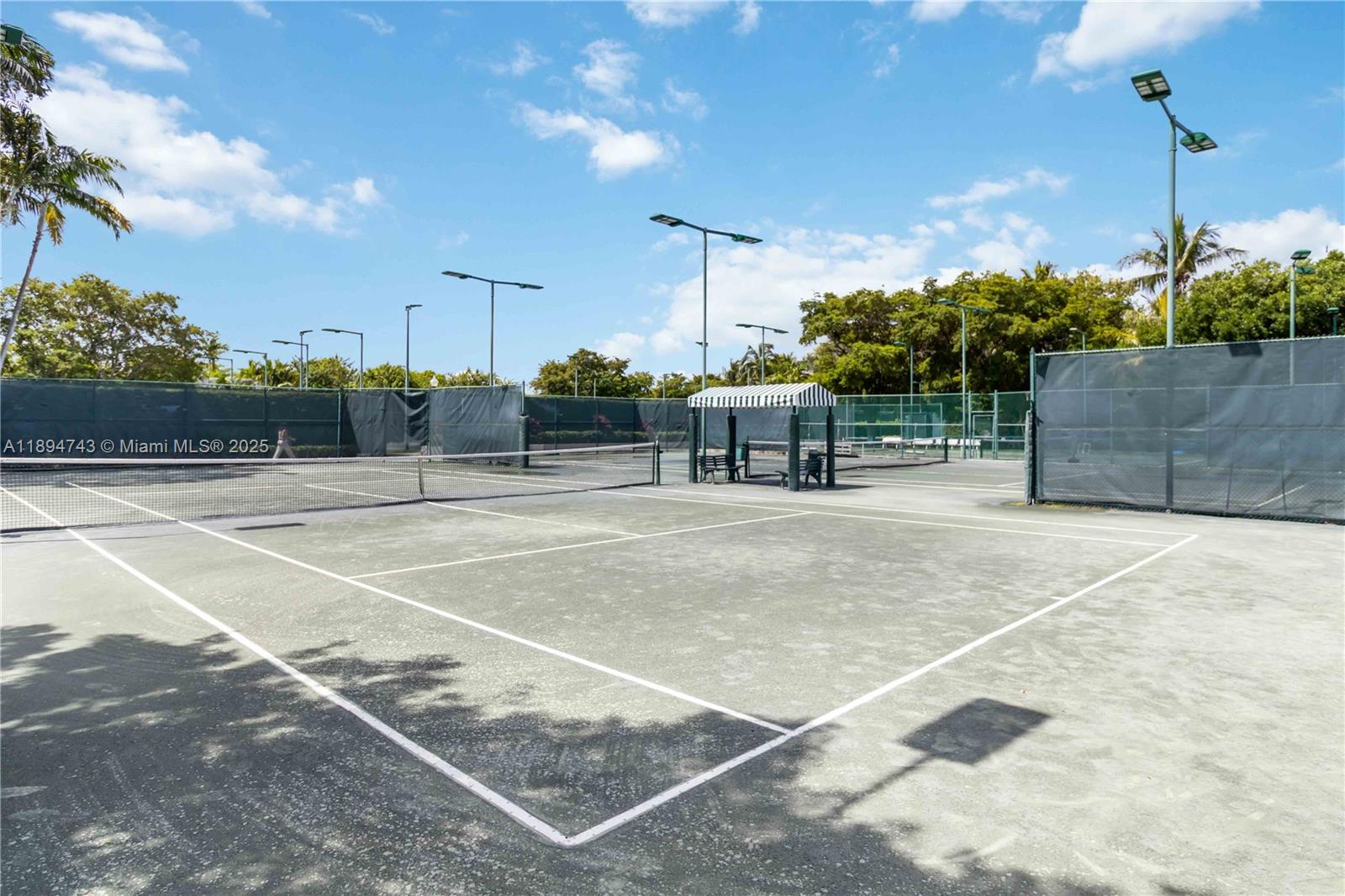 THE TOWNHOMES OF QUAYSIDE - Residential Lease