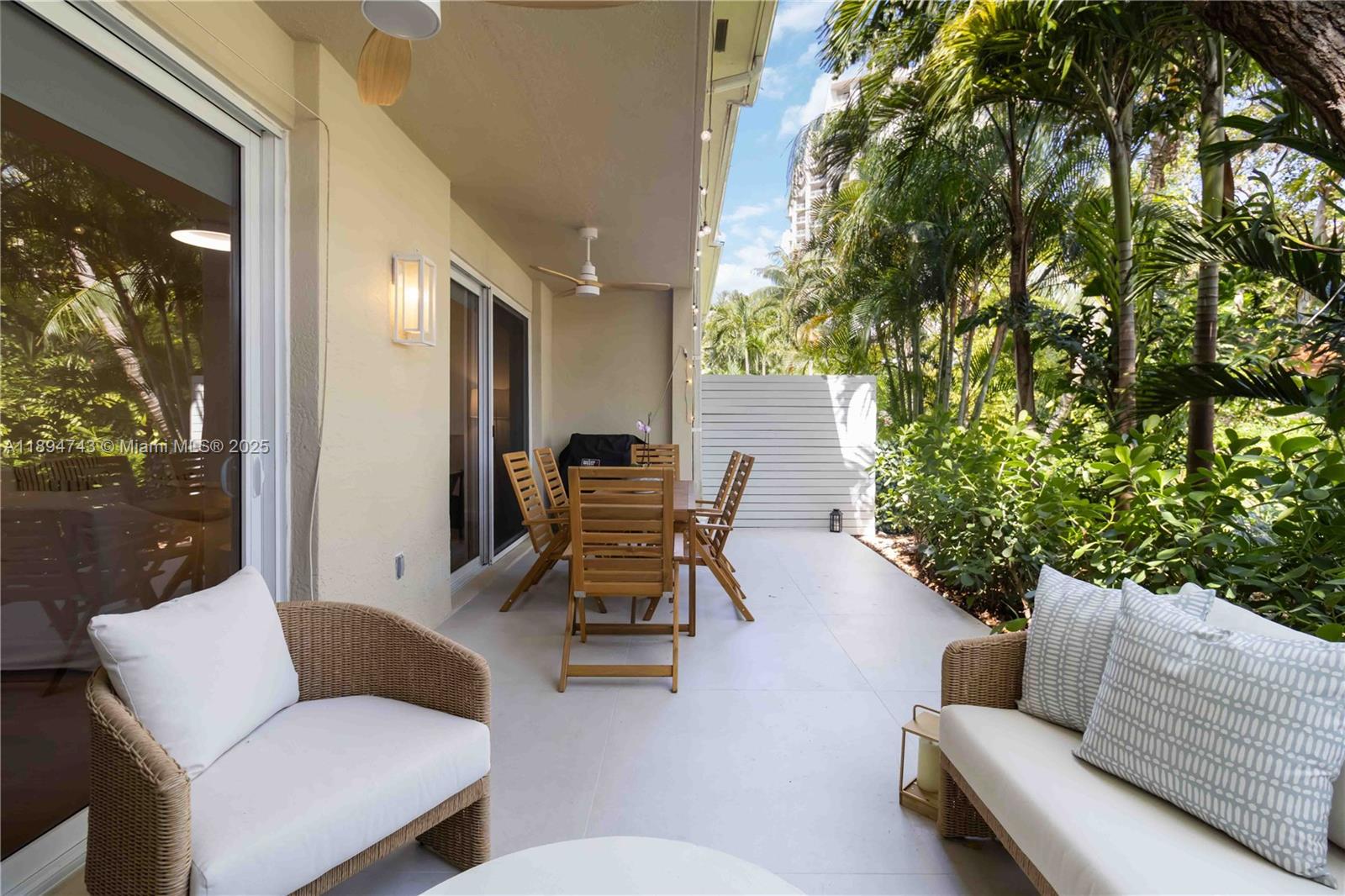 THE TOWNHOMES OF QUAYSIDE - Residential Lease