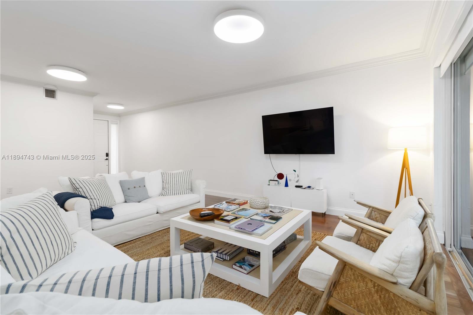THE TOWNHOMES OF QUAYSIDE - Residential Lease