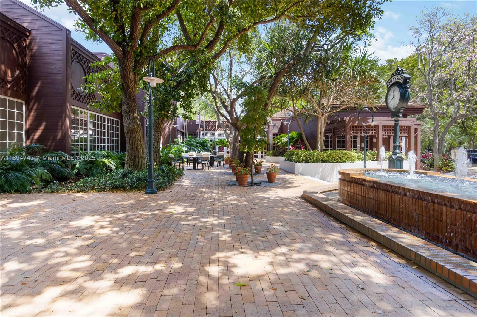 THE TOWNHOMES OF QUAYSIDE - Residential Lease