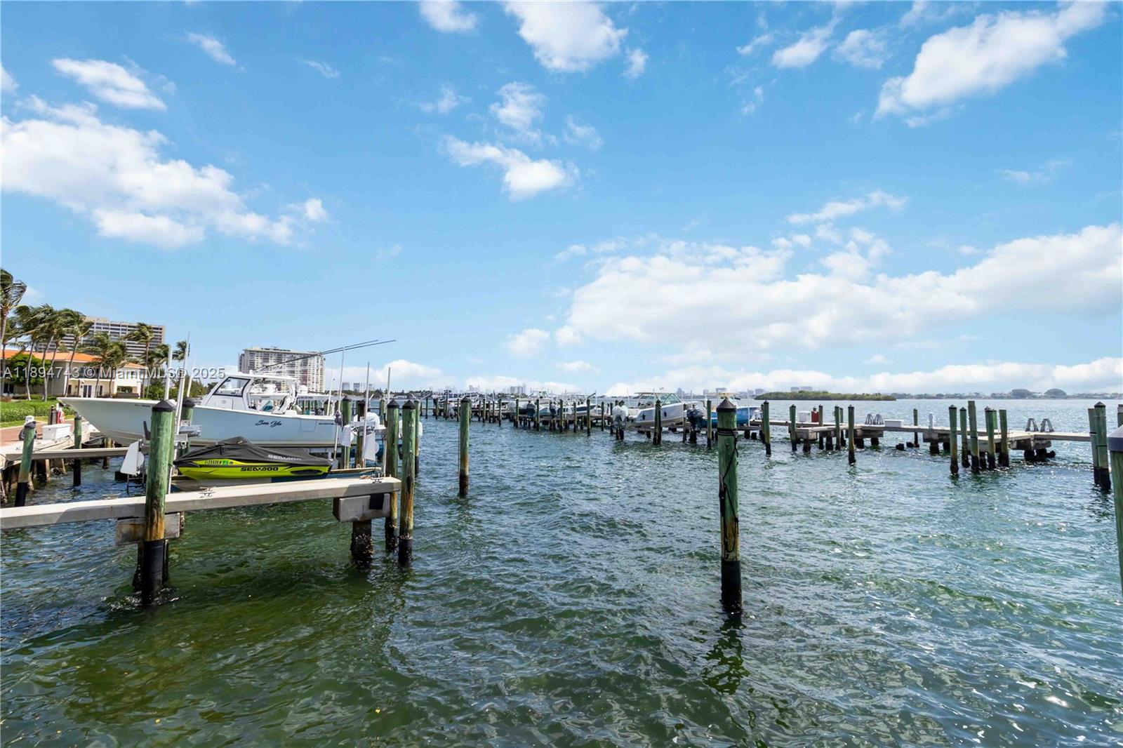 THE TOWNHOMES OF QUAYSIDE - Residential Lease