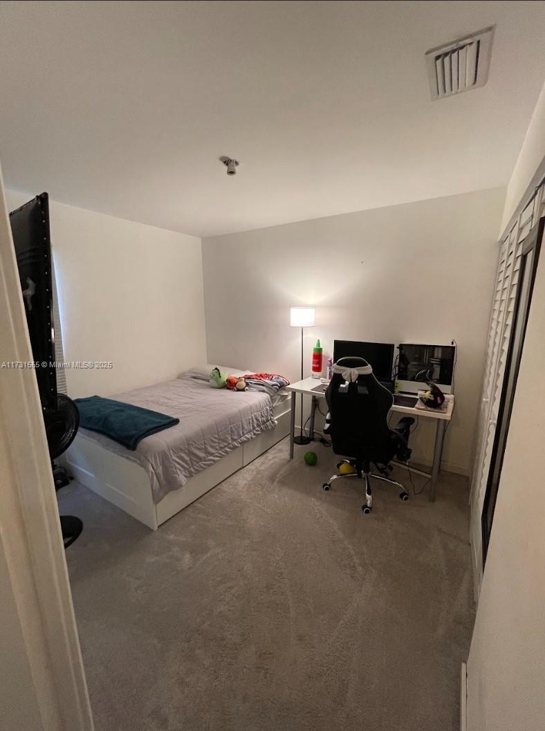 VISTA VERDE TOWNHOUSE SEC - Residential Lease