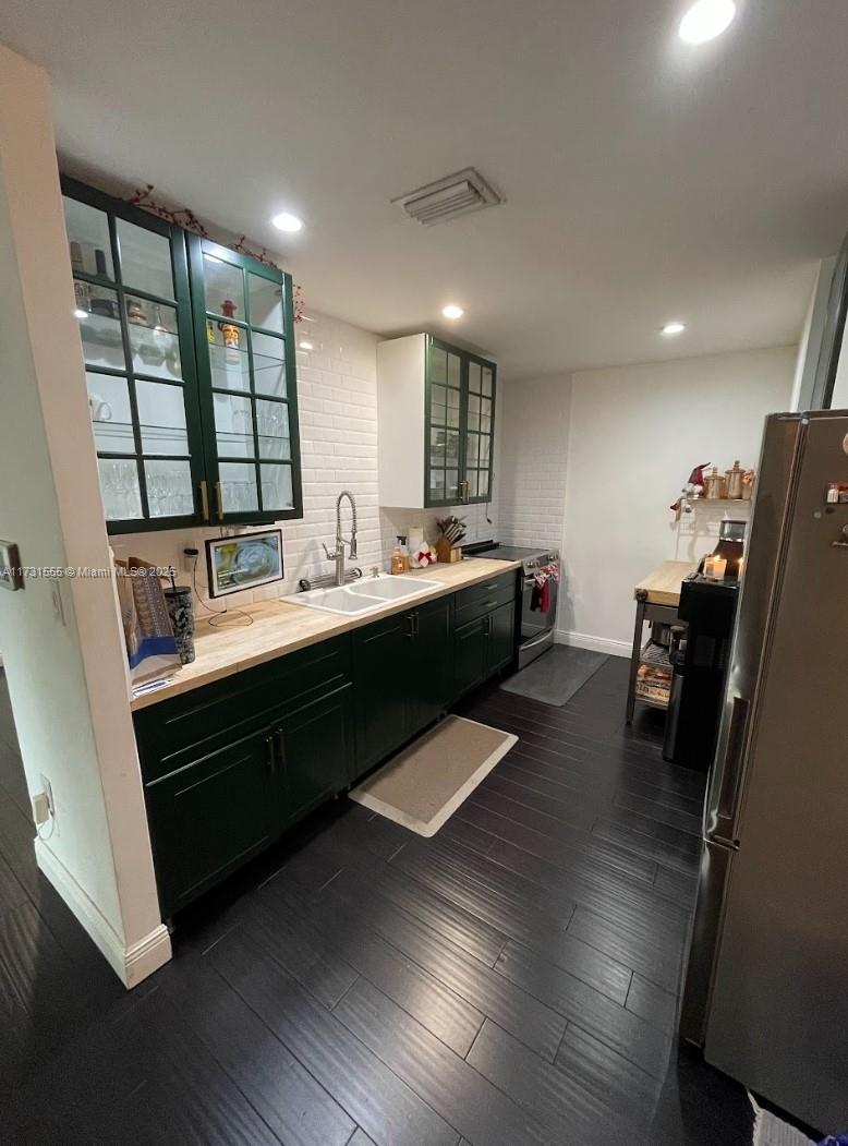 VISTA VERDE TOWNHOUSE SEC - Residential Lease