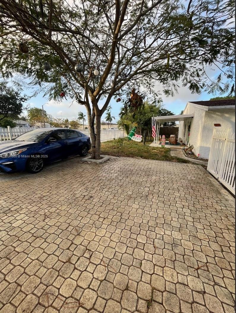 VISTA VERDE TOWNHOUSE SEC - Residential Lease