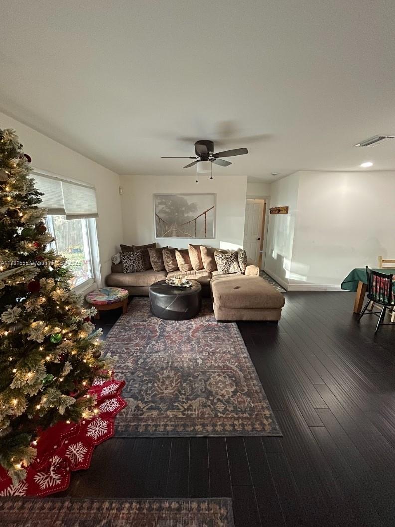 VISTA VERDE TOWNHOUSE SEC - Residential Lease