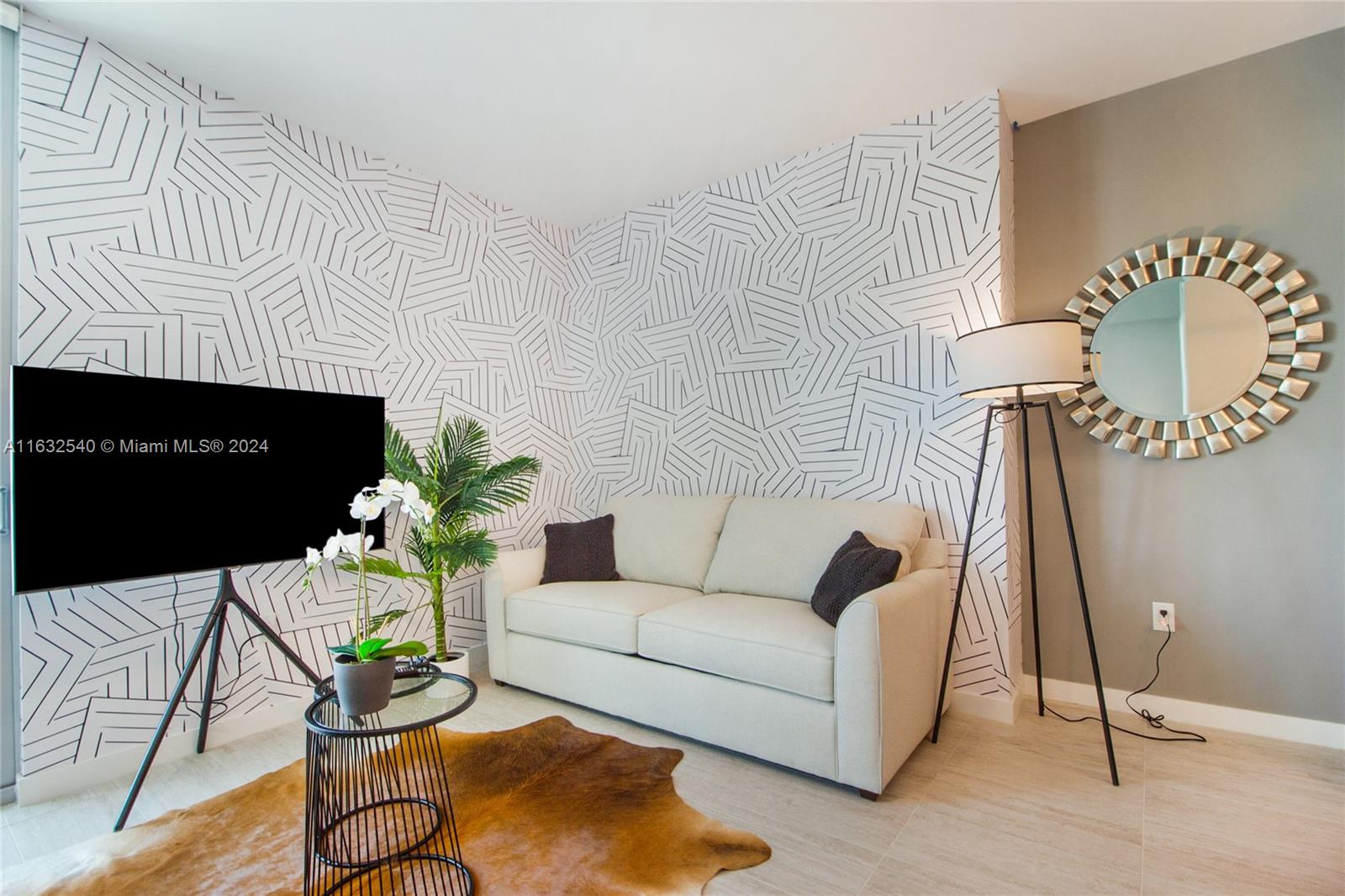 QUADRO CONDO - Residential