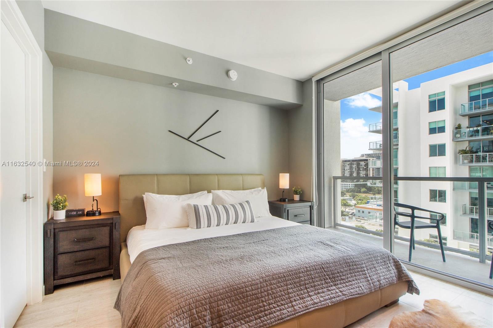 QUADRO CONDO - Residential