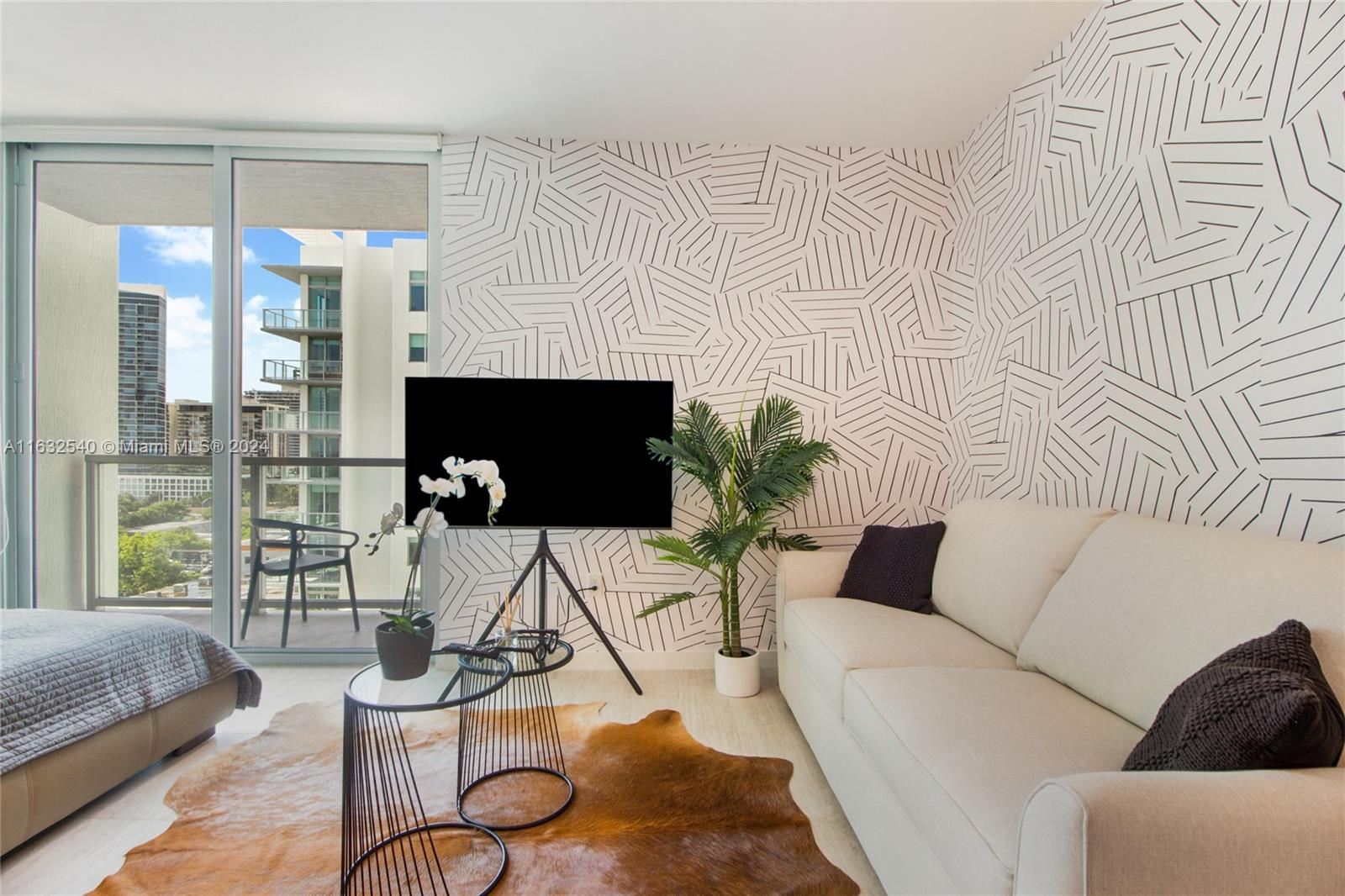 QUADRO CONDO - Residential