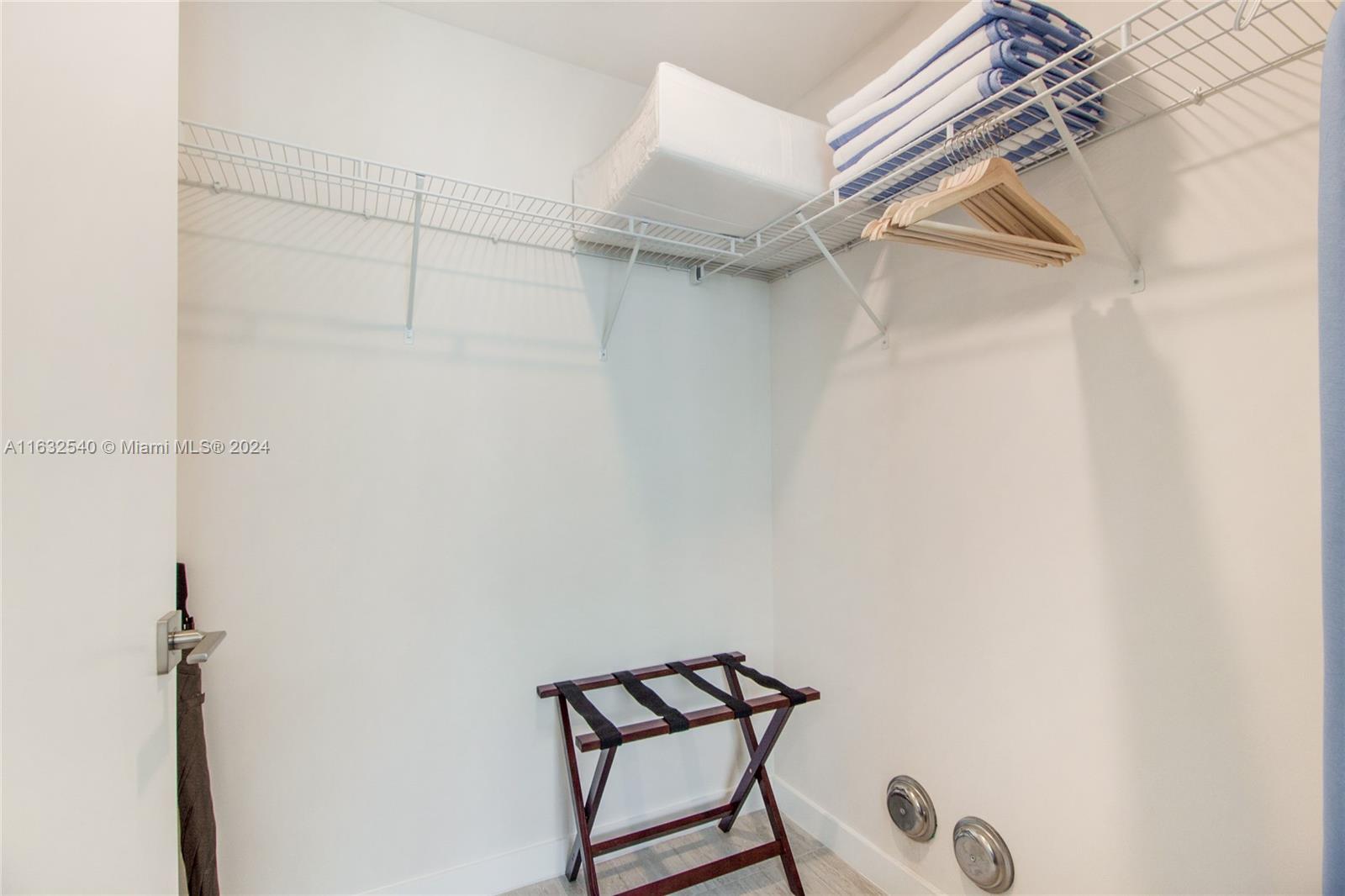 QUADRO CONDO - Residential