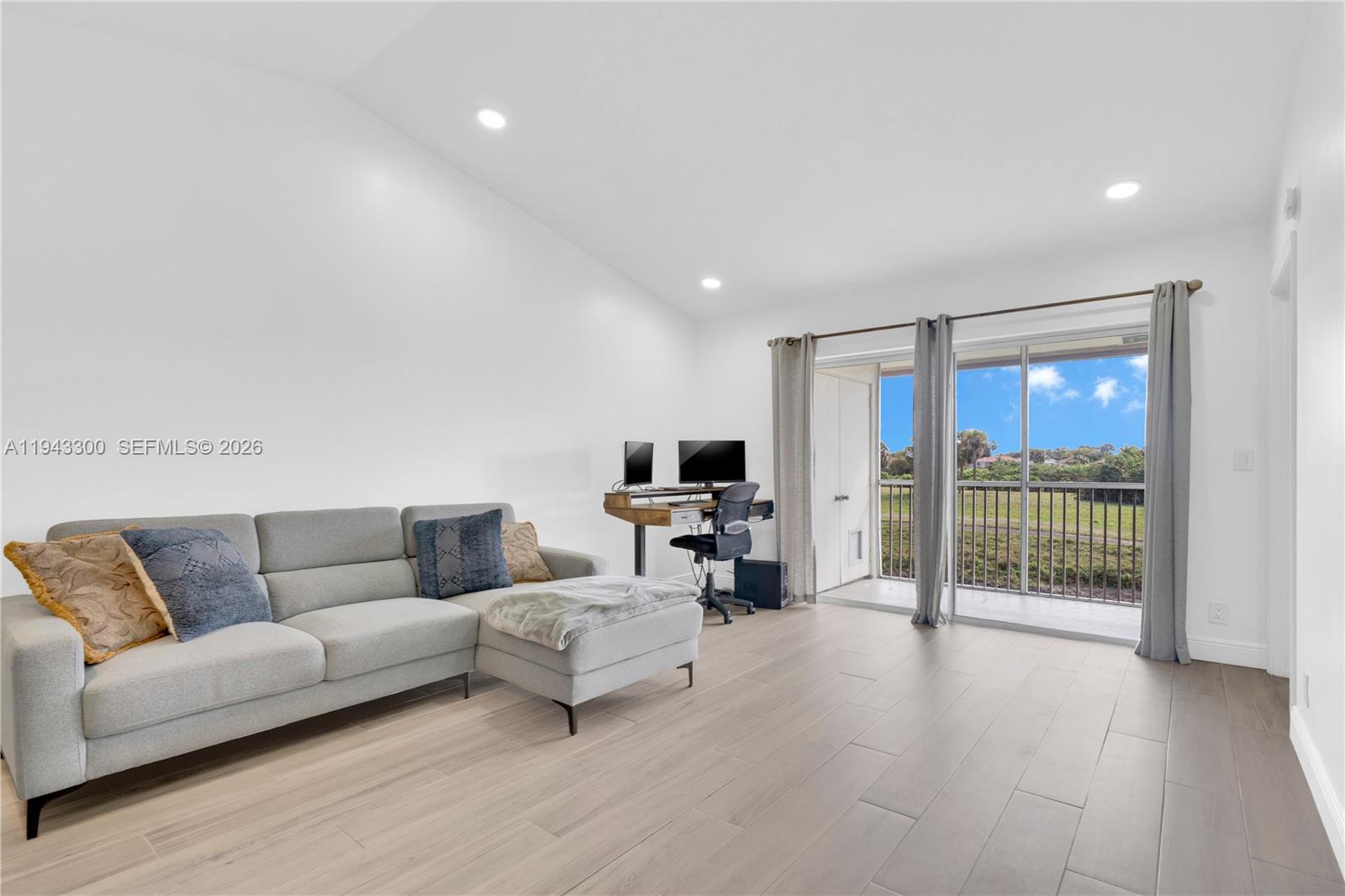 GOLFSIDE CONDO - Residential