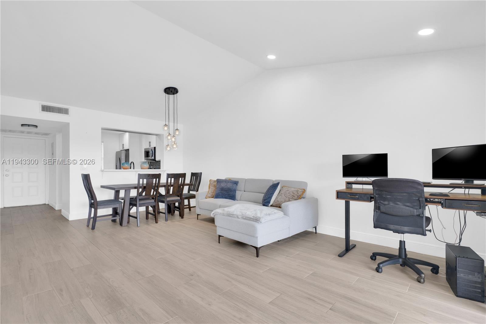 GOLFSIDE CONDO - Residential