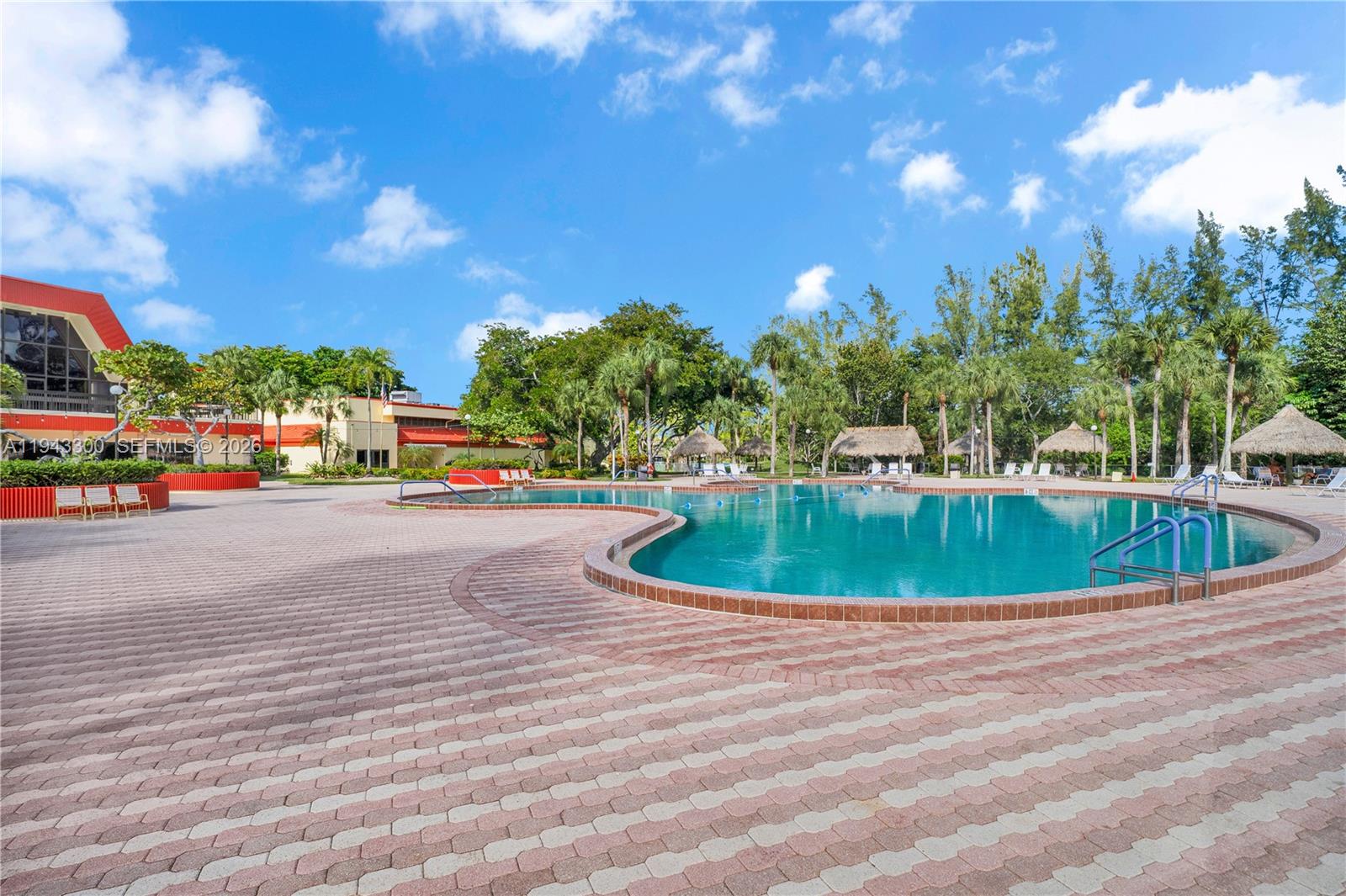 GOLFSIDE CONDO - Residential