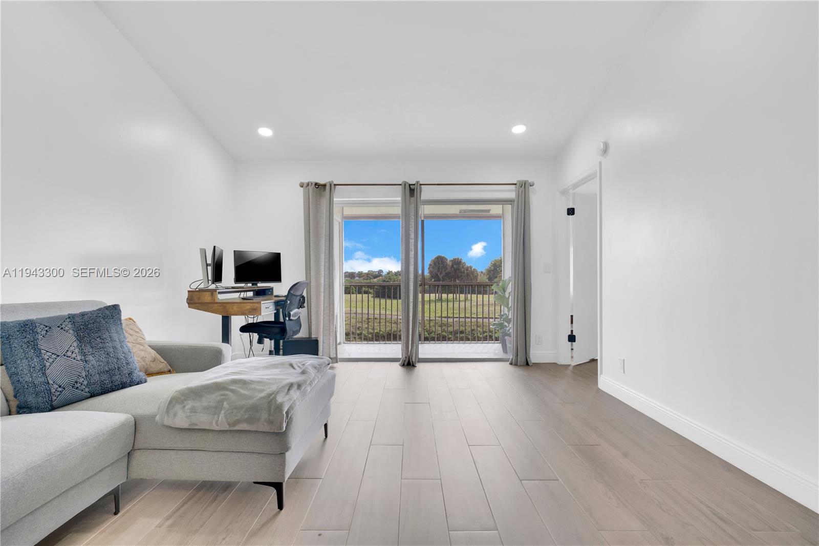 GOLFSIDE CONDO - Residential