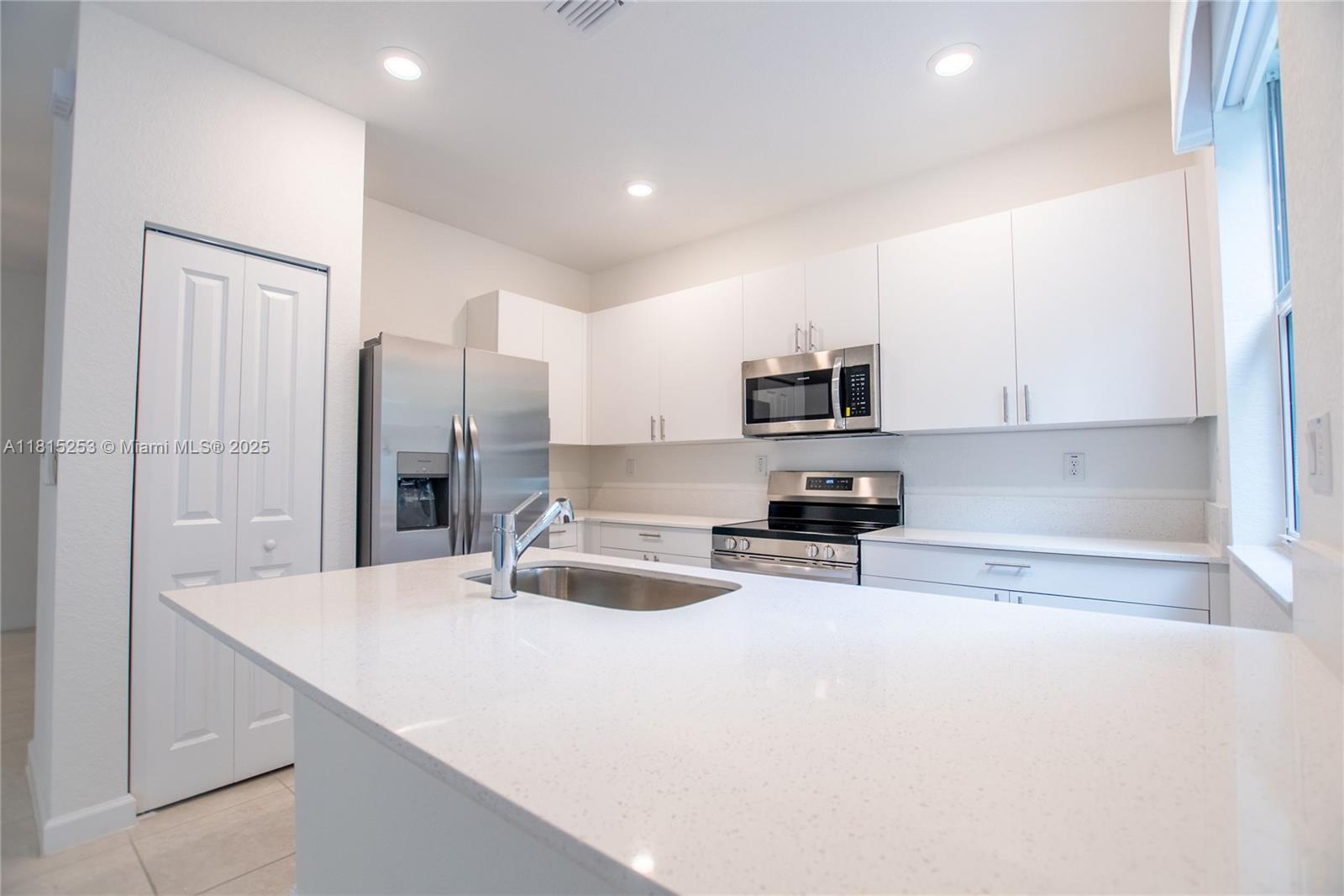 KEYS GATE RESIDENTIAL - Residential Lease