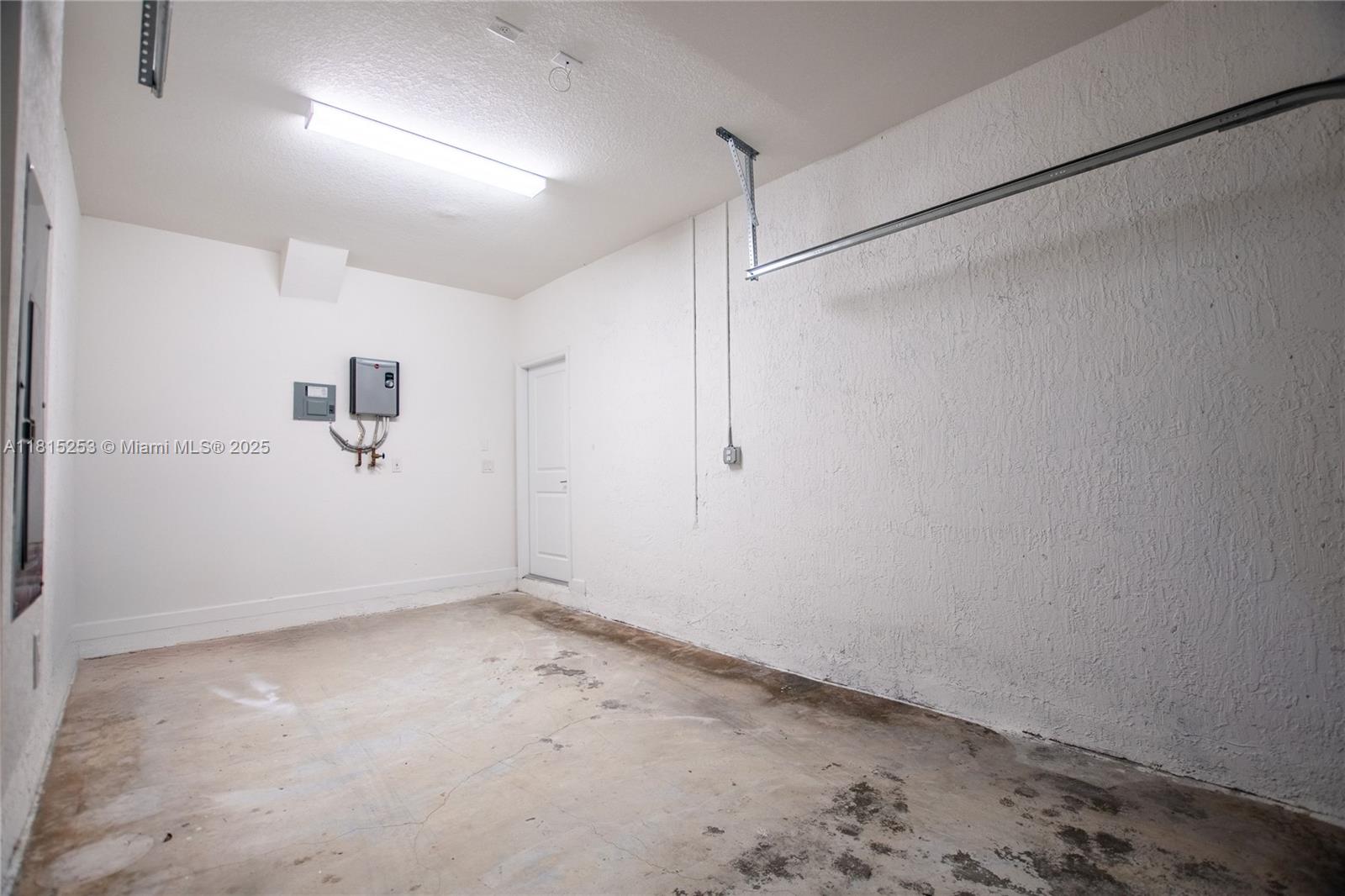 KEYS GATE RESIDENTIAL - Residential Lease