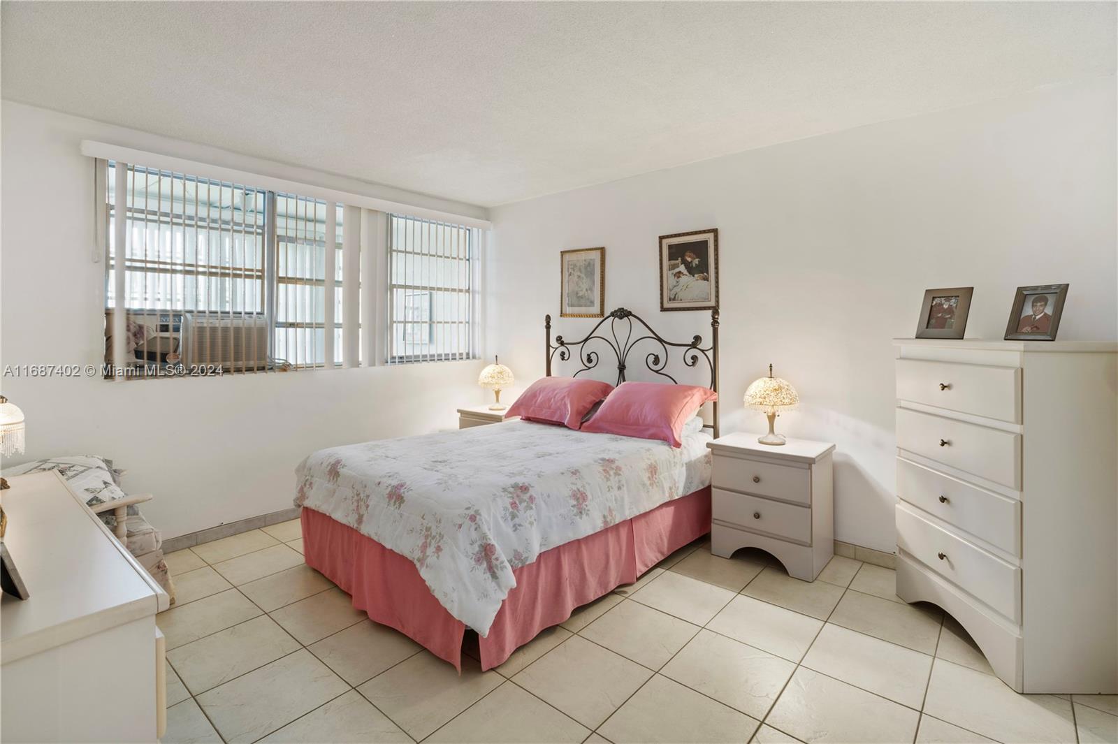 APRIL BREEZE CONDO - Residential