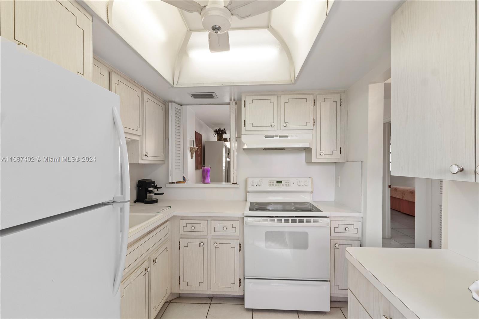 APRIL BREEZE CONDO - Residential