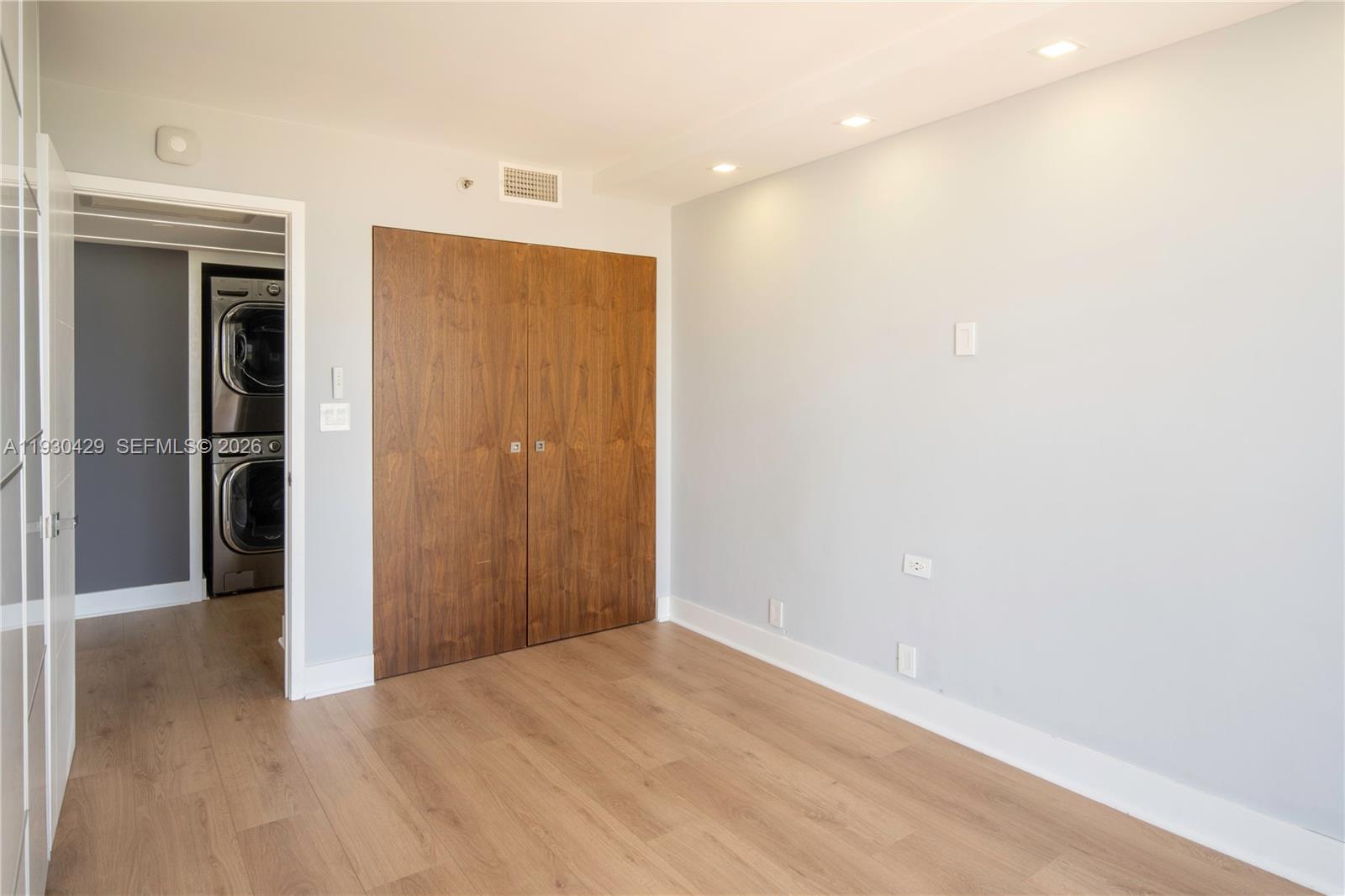 THE TOWERS OF QUAYSIDE CO - Residential