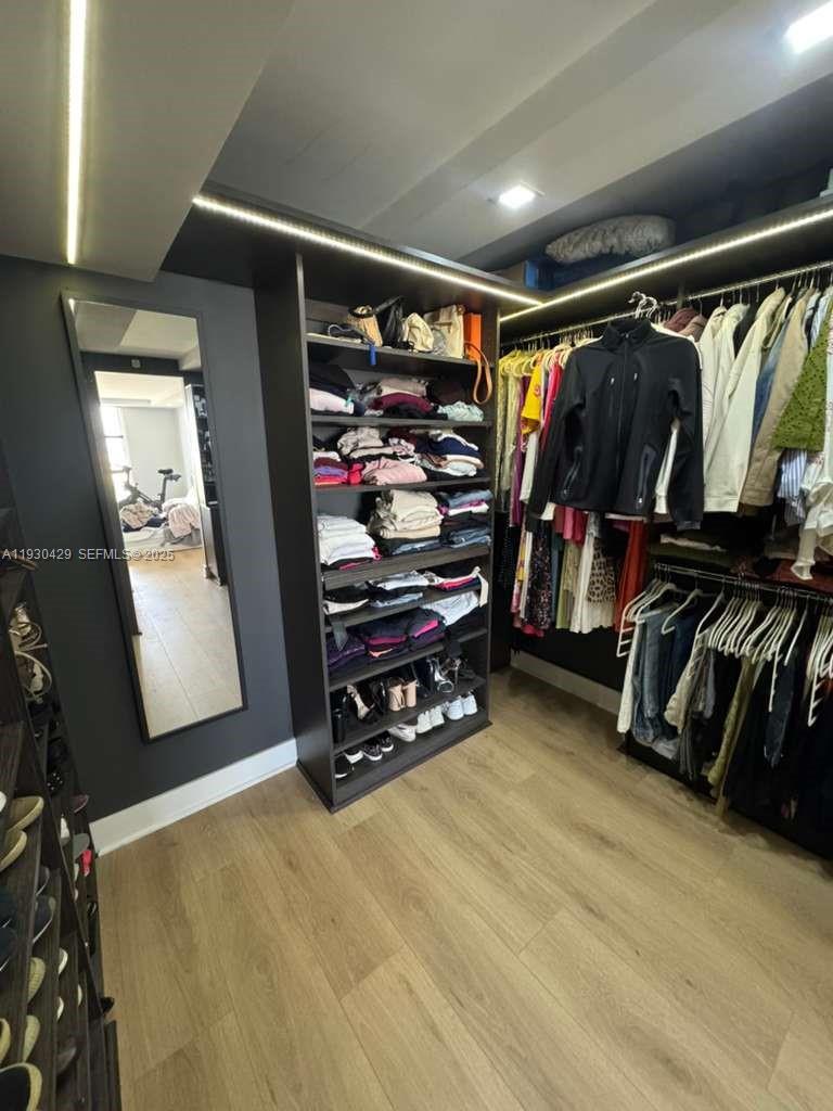 THE TOWERS OF QUAYSIDE CO - Residential