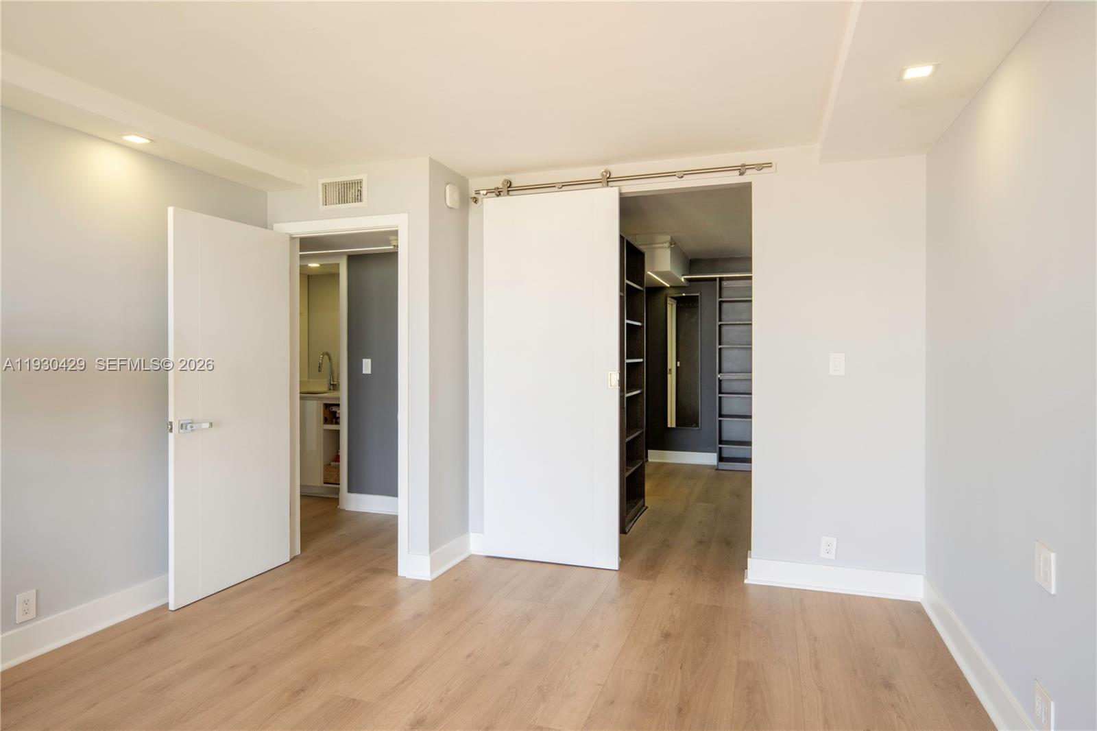 THE TOWERS OF QUAYSIDE CO - Residential