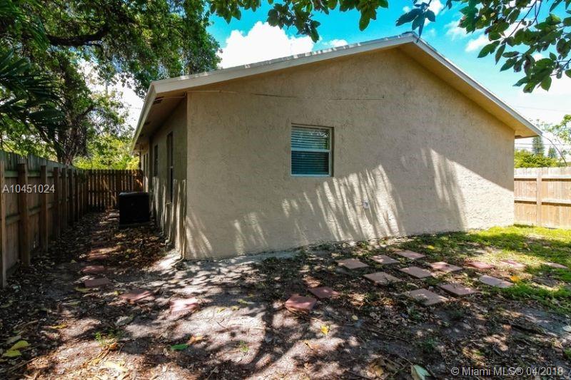 TOWN OF DANIA - Residential Lease