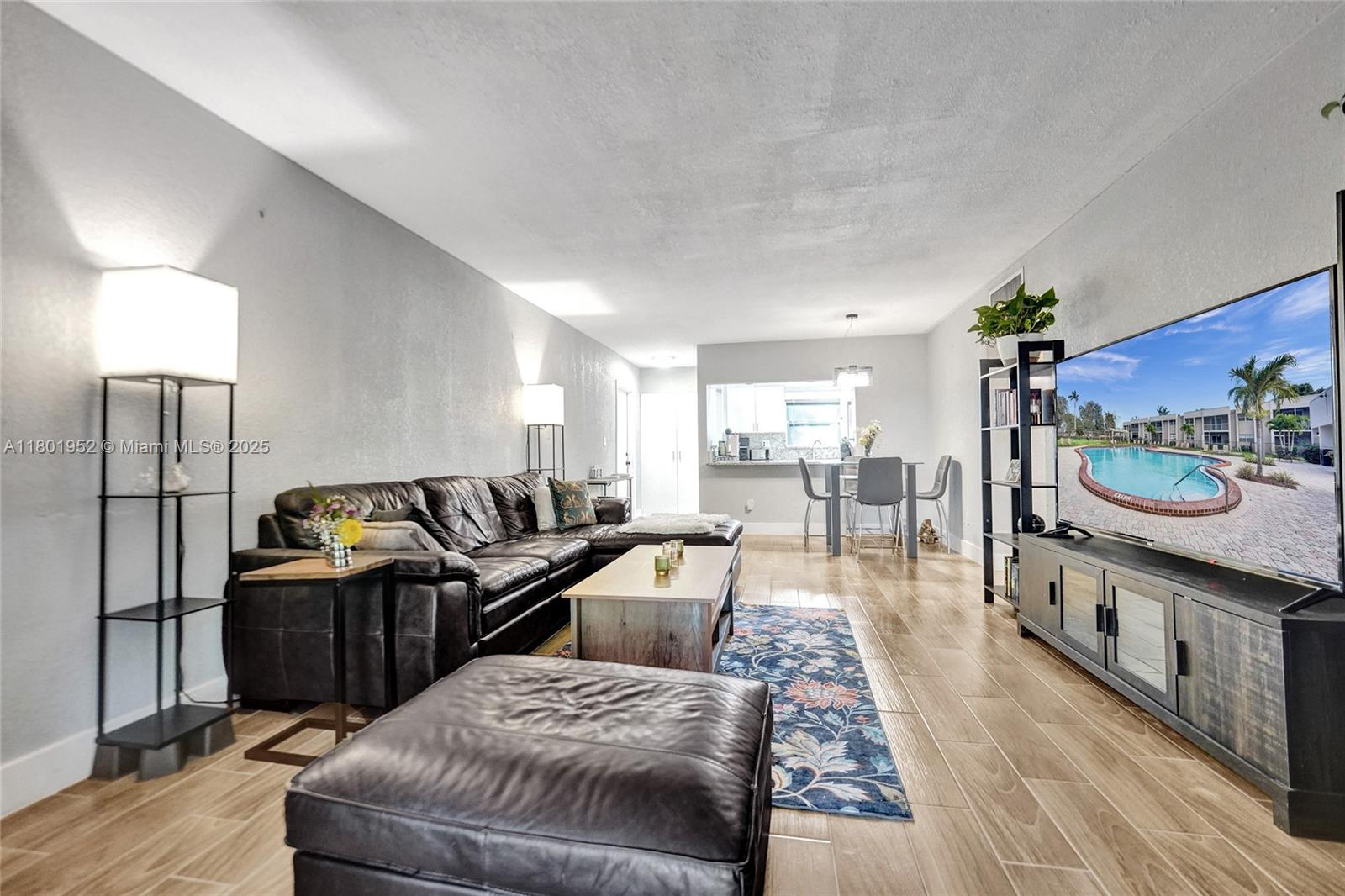 ALPINE WOODS VILLA NO 2 C - Residential