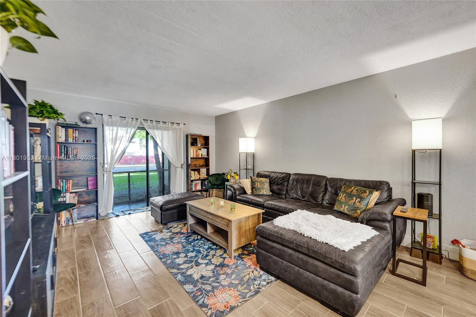 ALPINE WOODS VILLA NO 2 C - Residential