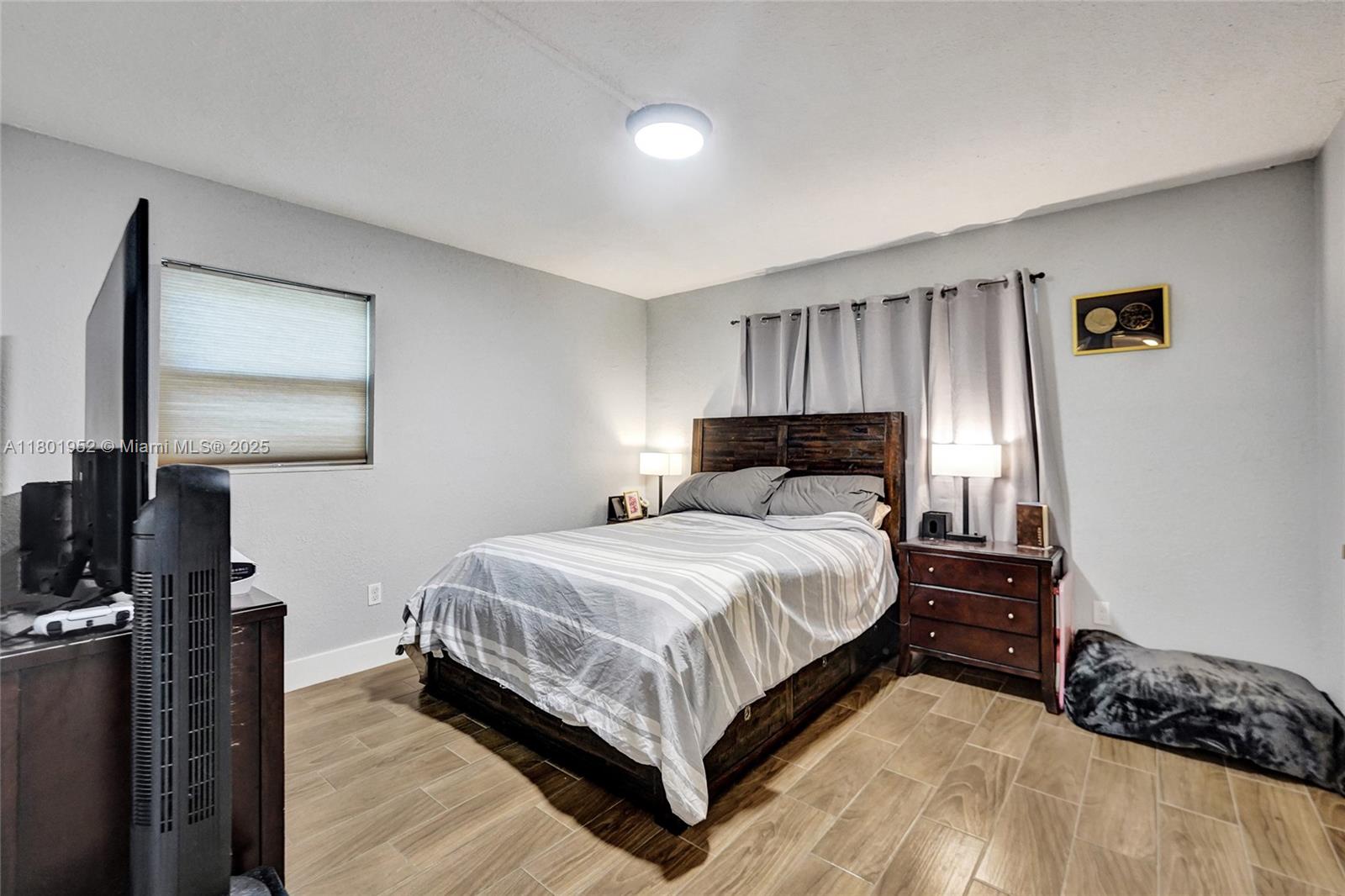 ALPINE WOODS VILLA NO 2 C - Residential