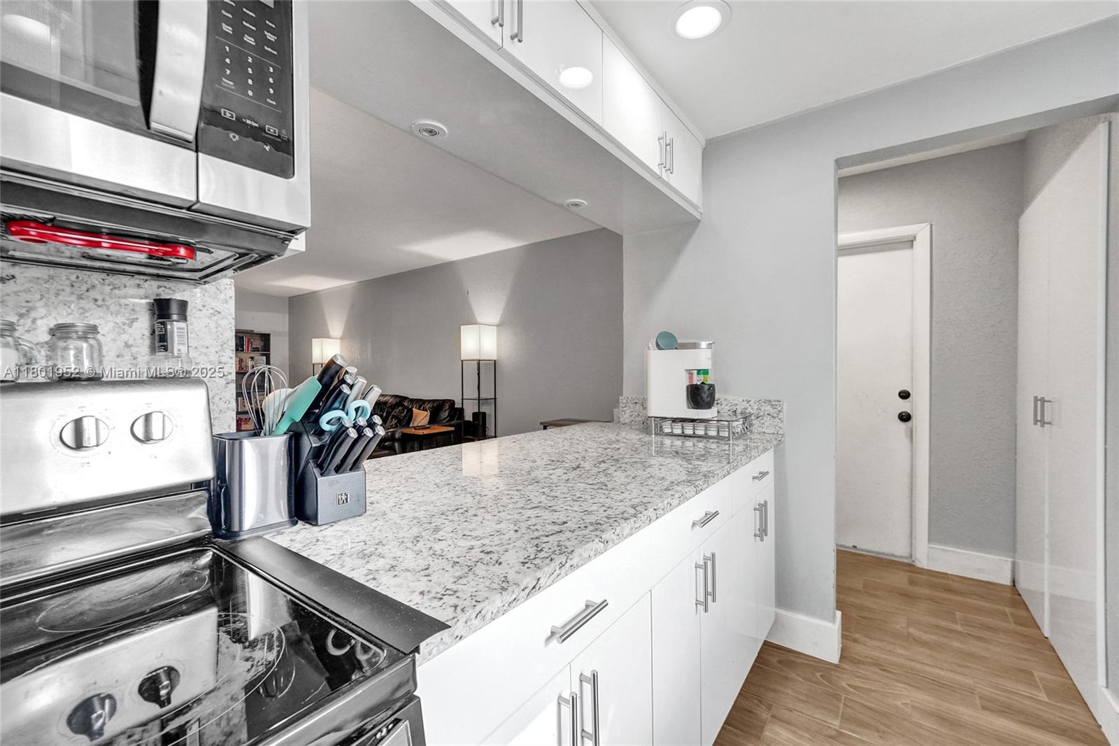ALPINE WOODS VILLA NO 2 C - Residential