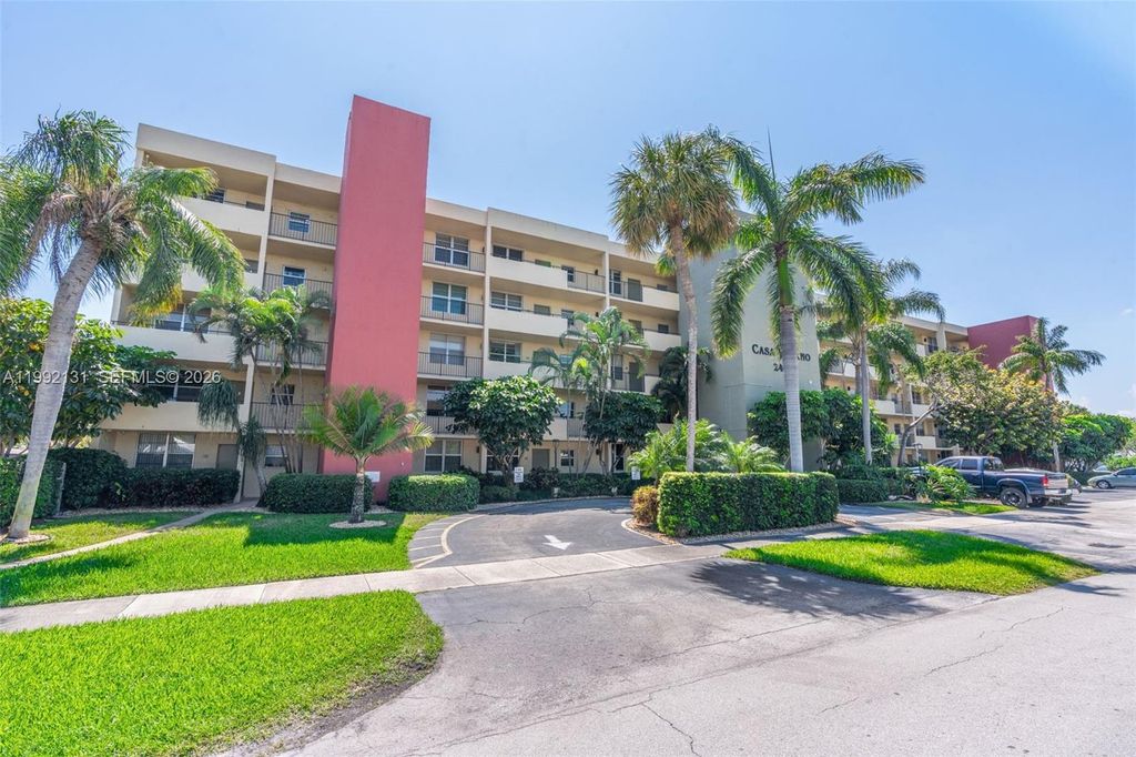 Photo of 2400 NE 10th St #210, Pompano Beach, FL 33062 (MLS # A11992131)