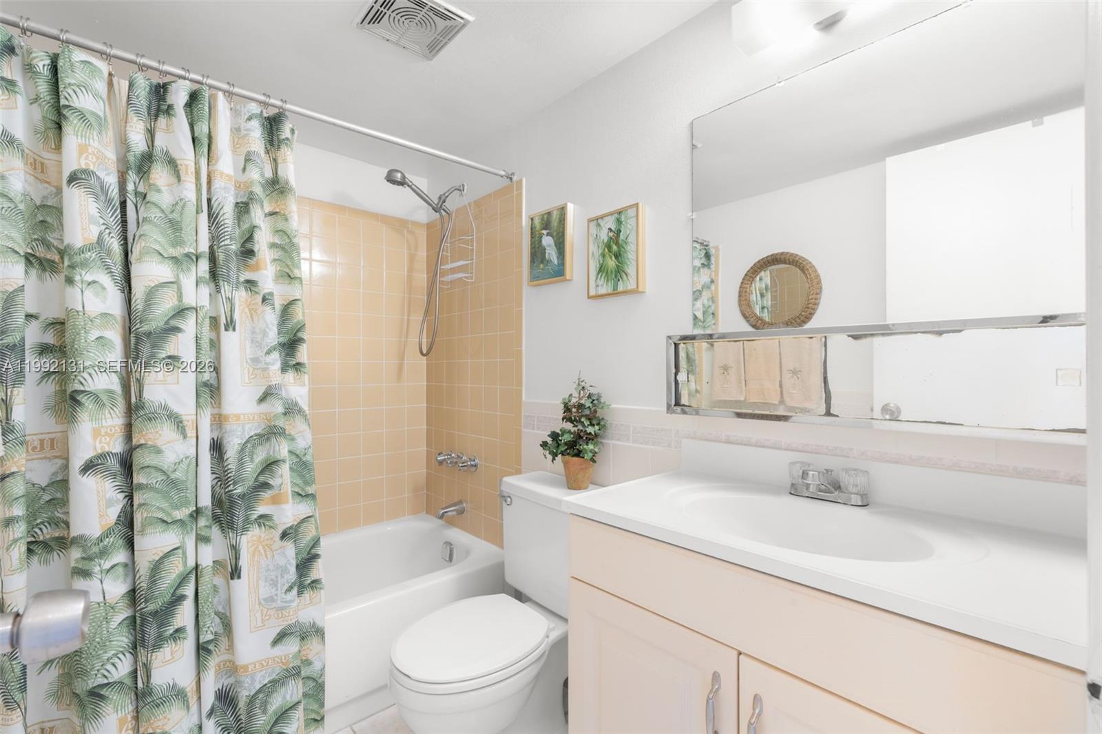 CASA VERANO CONDO - Residential