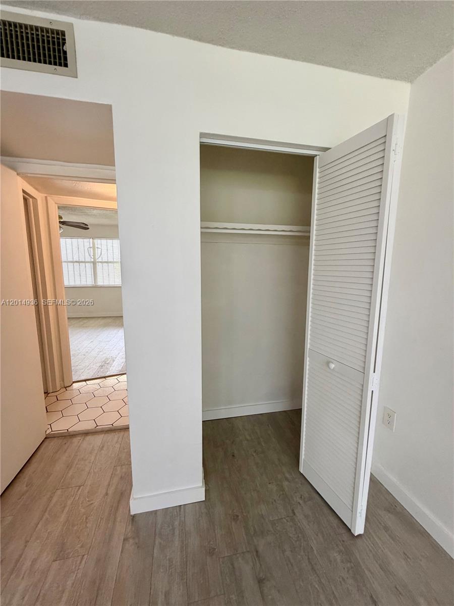 ROLLING GREEN CONDO E - Residential Lease