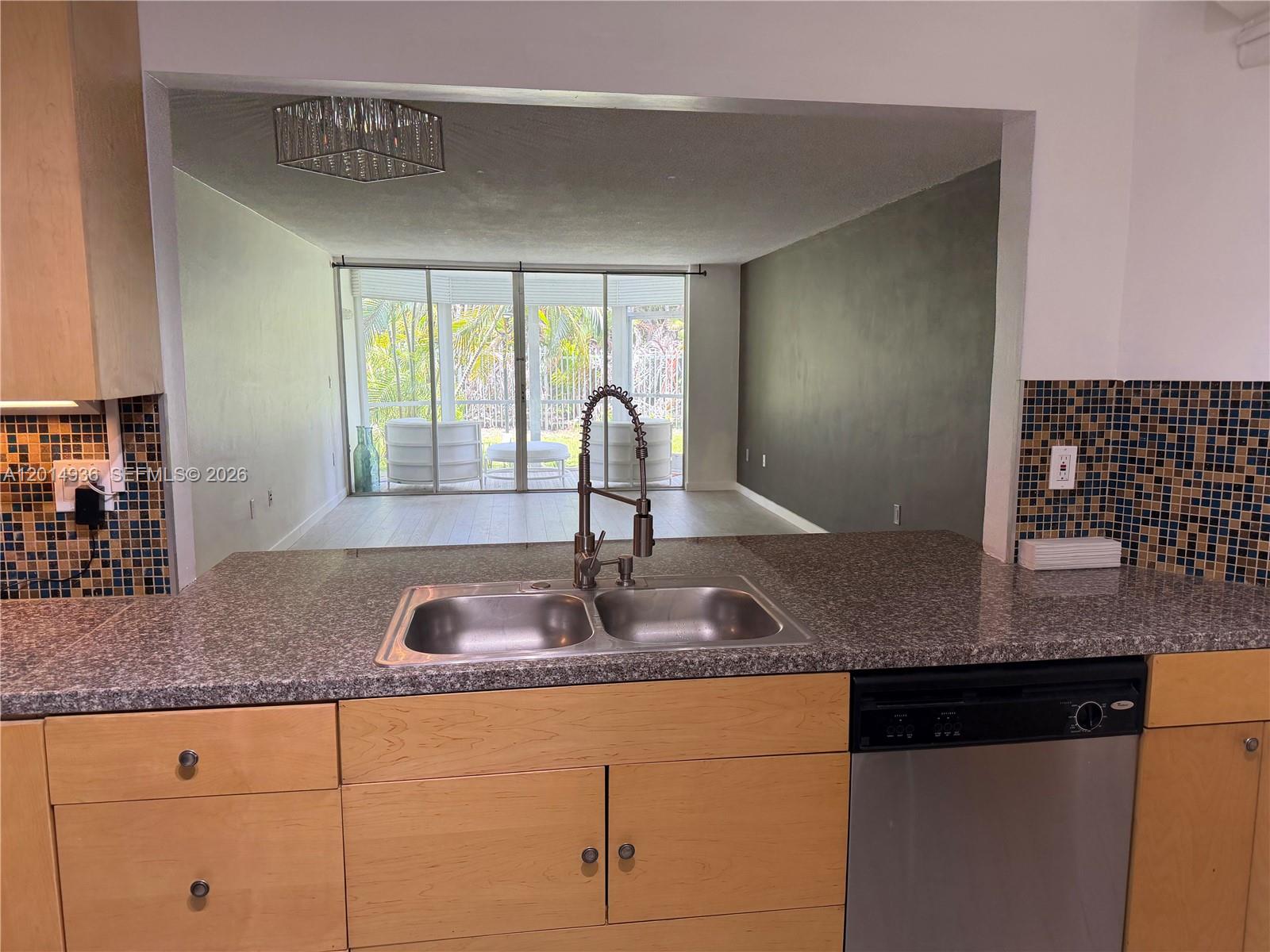 ROLLING GREEN CONDO E - Residential Lease