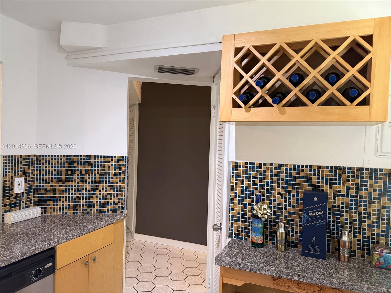 ROLLING GREEN CONDO E - Residential Lease