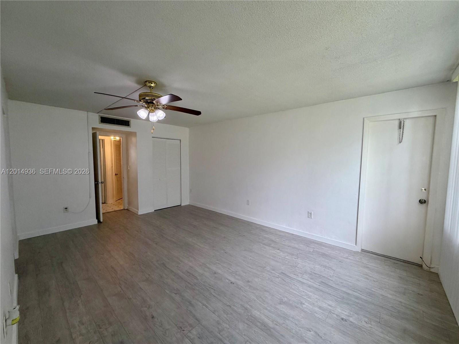 ROLLING GREEN CONDO E - Residential Lease