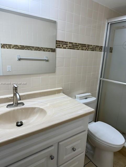 ROLLING GREEN CONDO E - Residential Lease