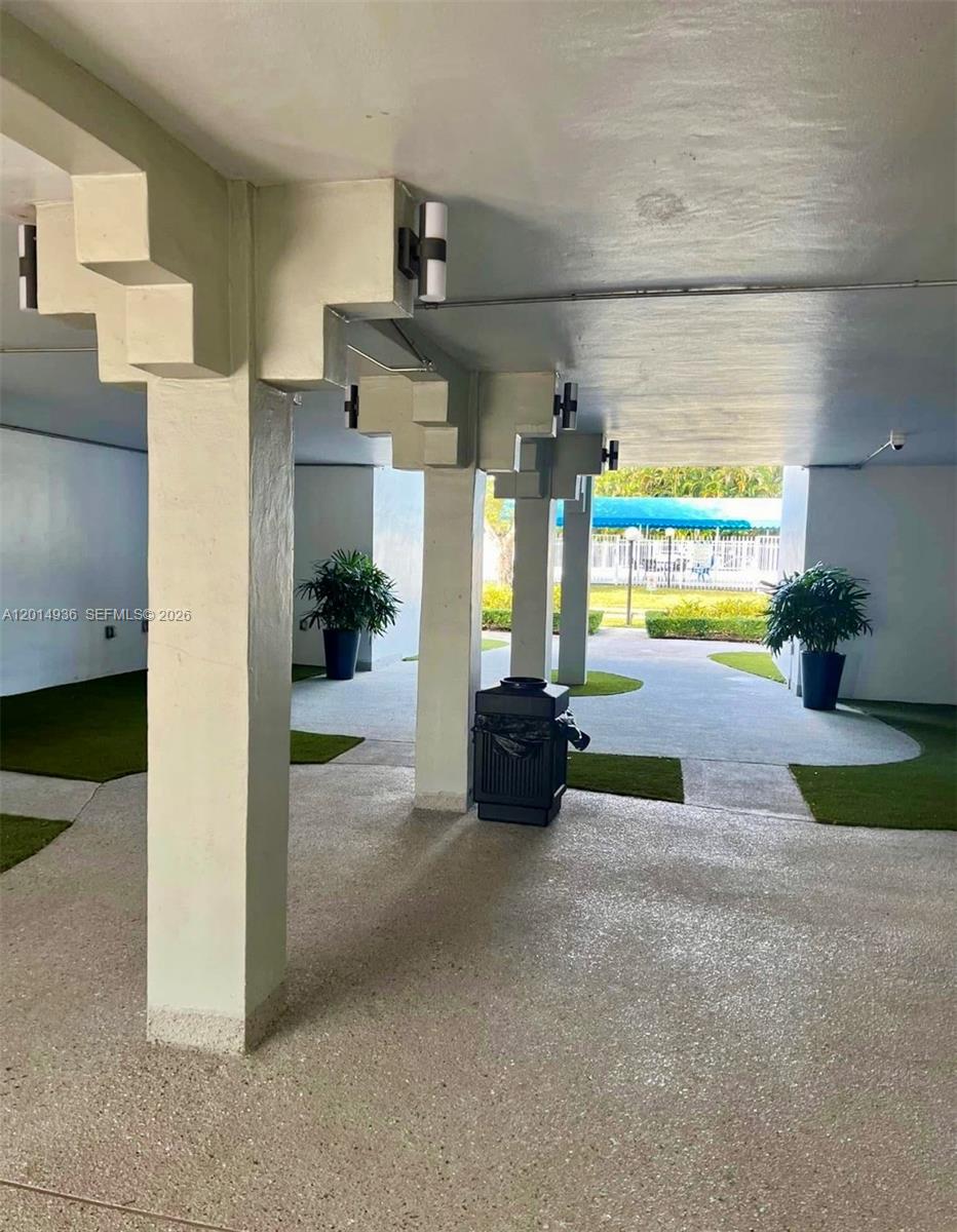 ROLLING GREEN CONDO E - Residential Lease