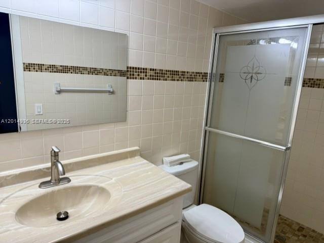 ROLLING GREEN CONDO E - Residential Lease