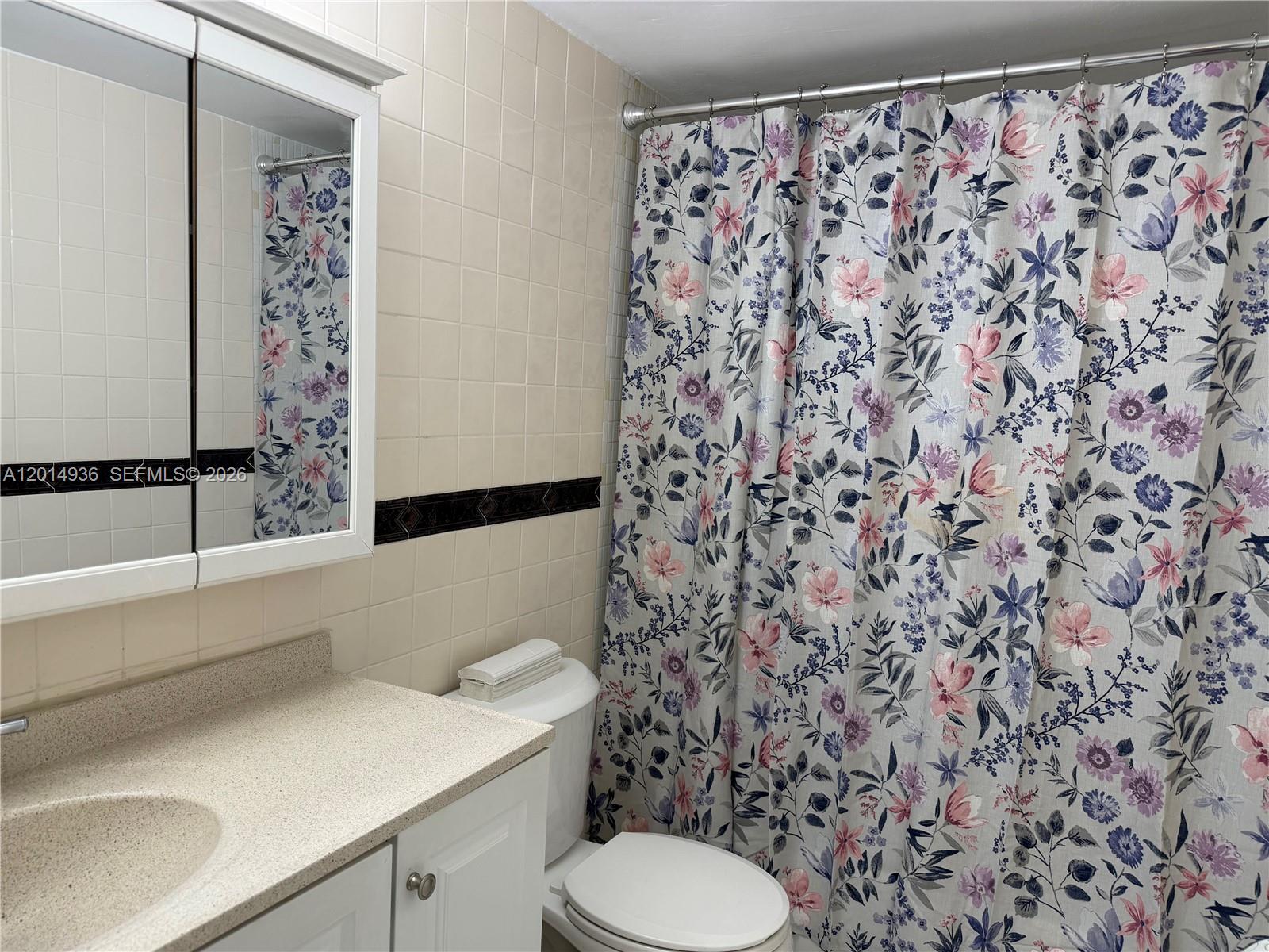 ROLLING GREEN CONDO E - Residential Lease