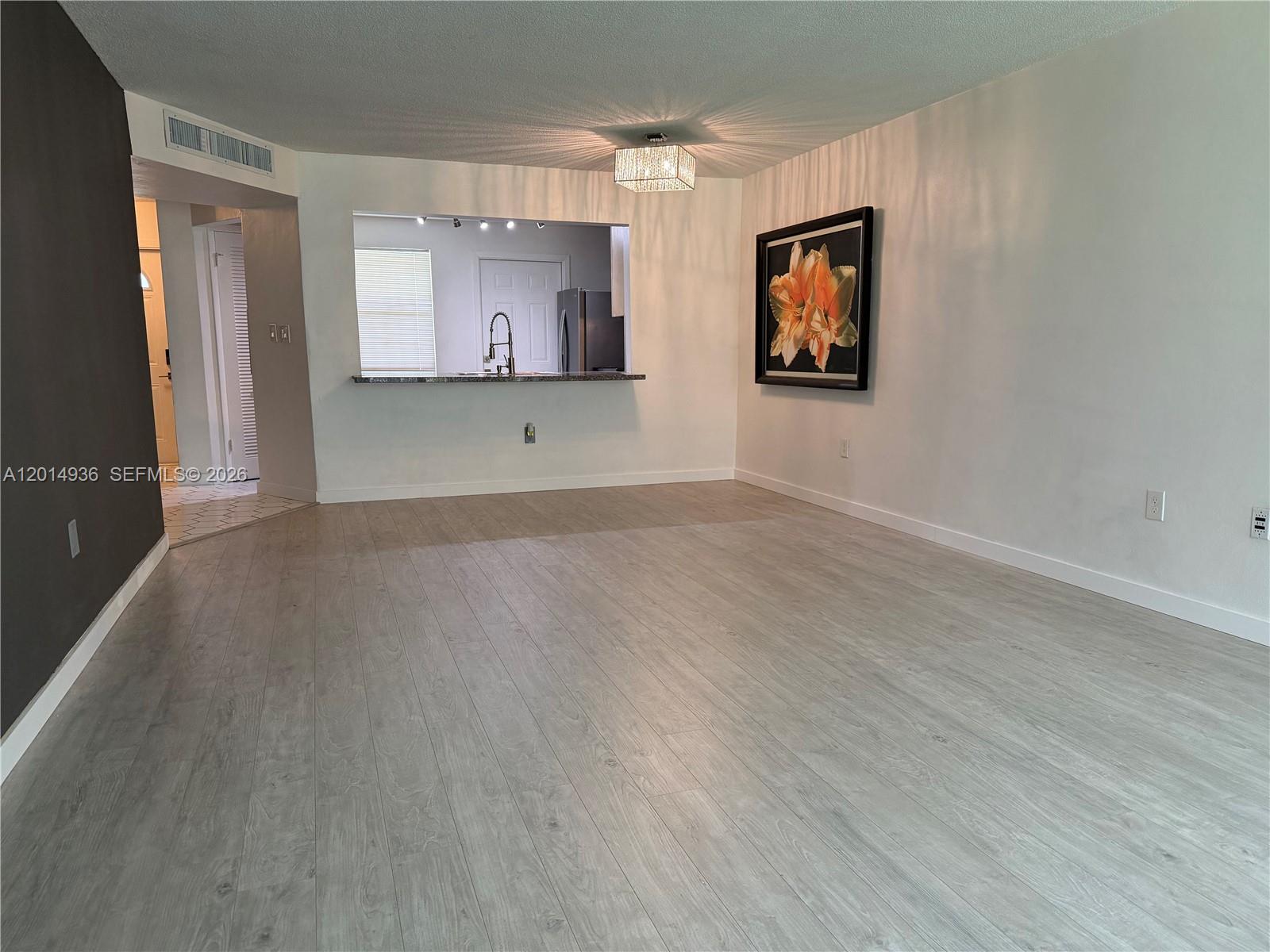 ROLLING GREEN CONDO E - Residential Lease