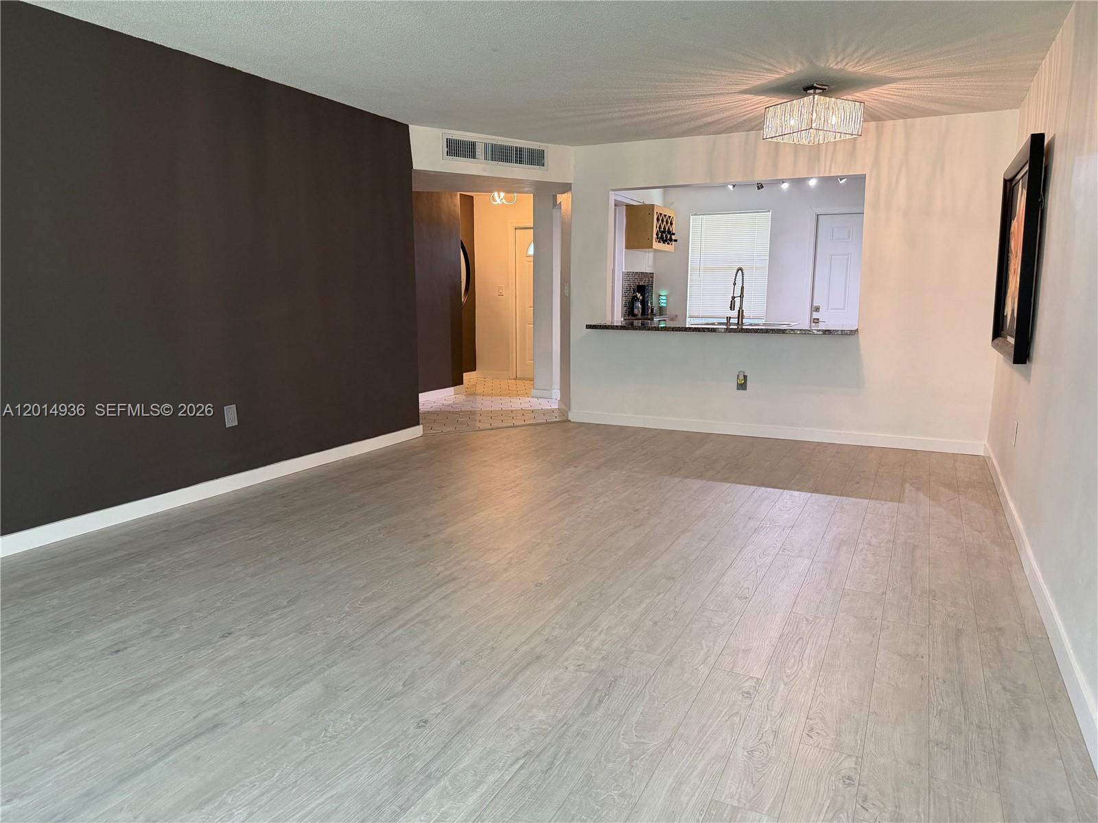 ROLLING GREEN CONDO E - Residential Lease