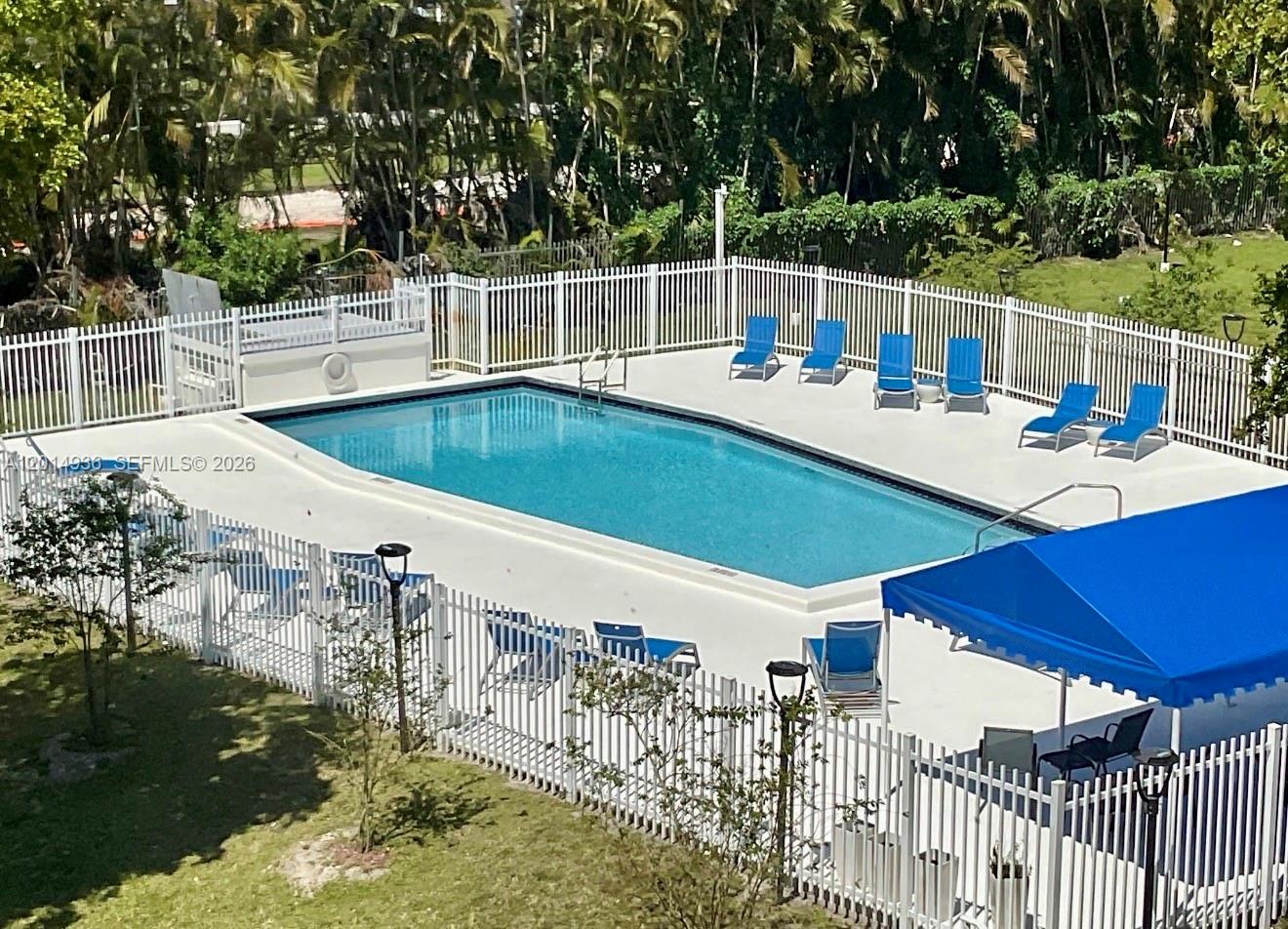 ROLLING GREEN CONDO E - Residential Lease